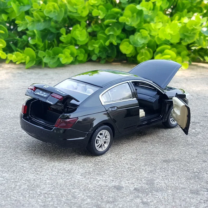 1:32 HONDA Accord Alloy Car Model Diecast Metal Toy Vehicles Car Model Collection Sound and Light High Simulation Kids Toys Gift