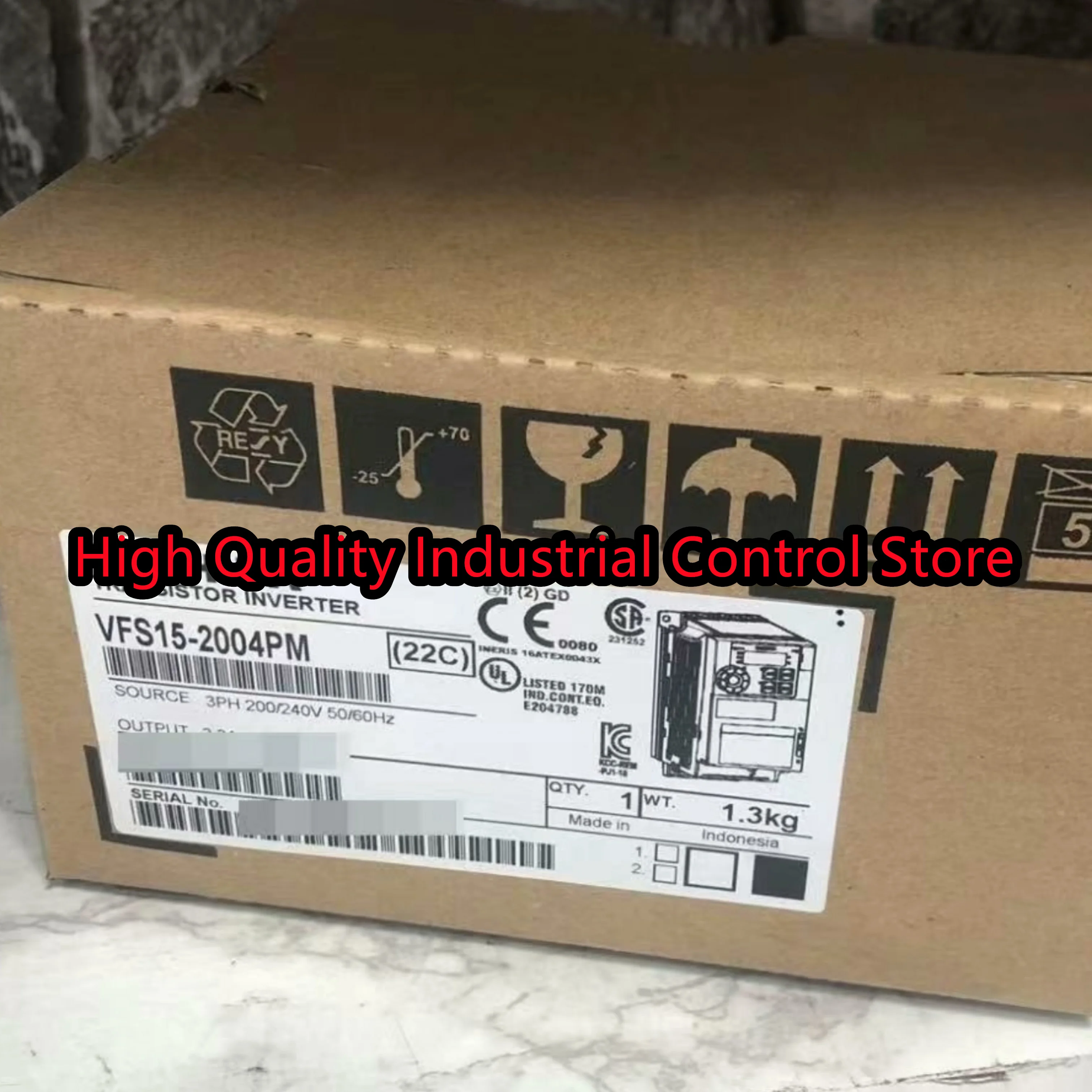 

Новый оригинальный преобразователь частоты VFS15-2004PM VFS15-2007PM