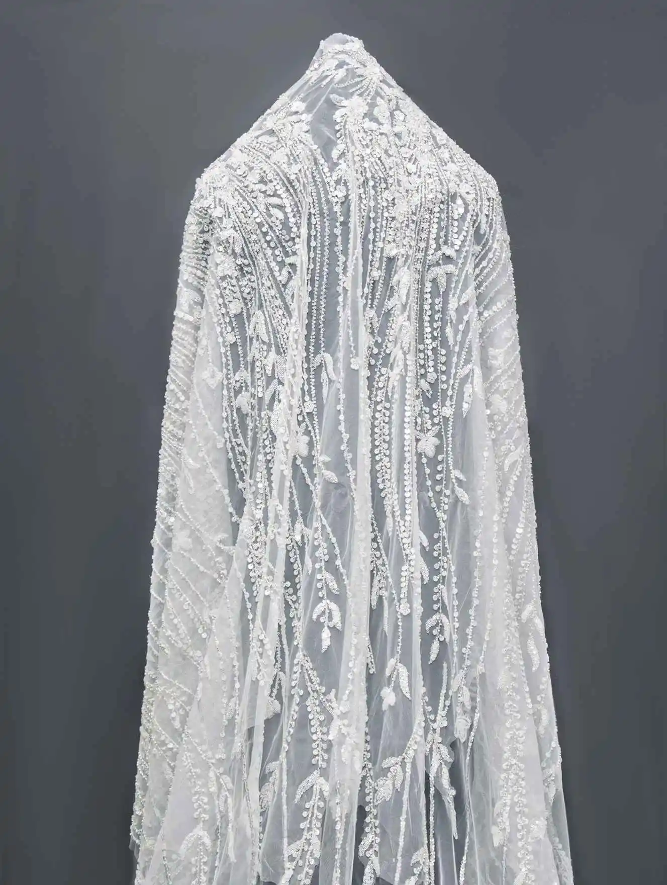 Luxury Elegant Wedding Veils One Layer Tulle Appliques Lace Tulle Sequins Bridal Veil Cut Edge Customized Length Veils image 6