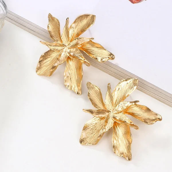 Hot Sale Simple Golden Silver Color Big Flower Dangle Drop Zinc Alloy Female Stud Earrings For Women Ladies Accessories