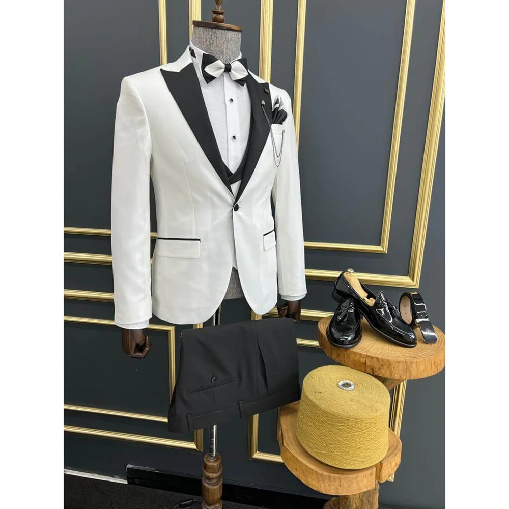 Setelan Pria Solid Elegan 3 Potong Tuksedo Kerah Puncak Satu Kancing Mode Setelan Pria Pengantin Pria Pesta Pernikahan Ramping (Jaket + Rompi + Celana)