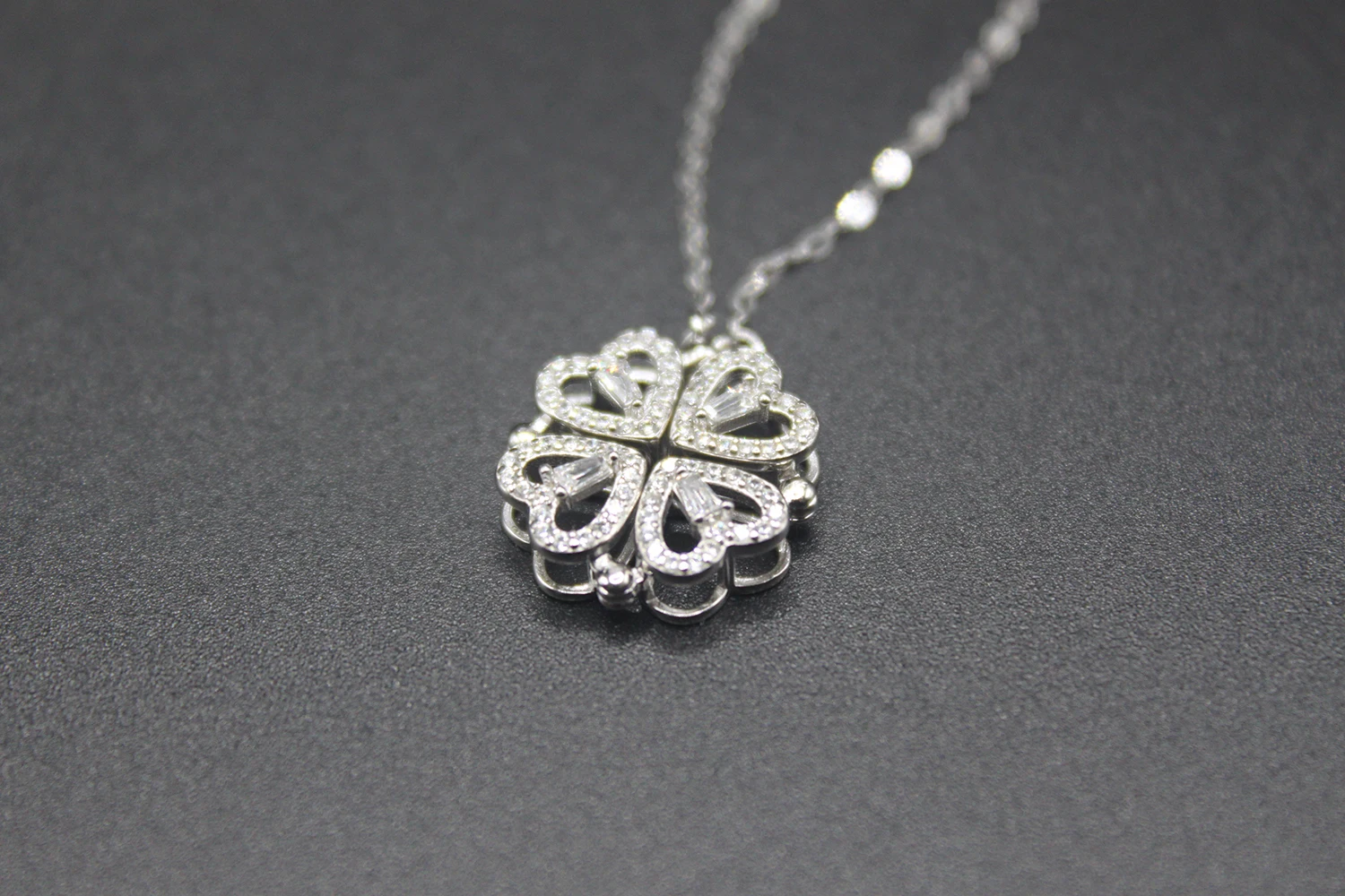 High Quality Sterling Silver S925 Clover Necklace Two Ways To Wear Magnetic Folding Heart Shaped Clover Pendant Necklace