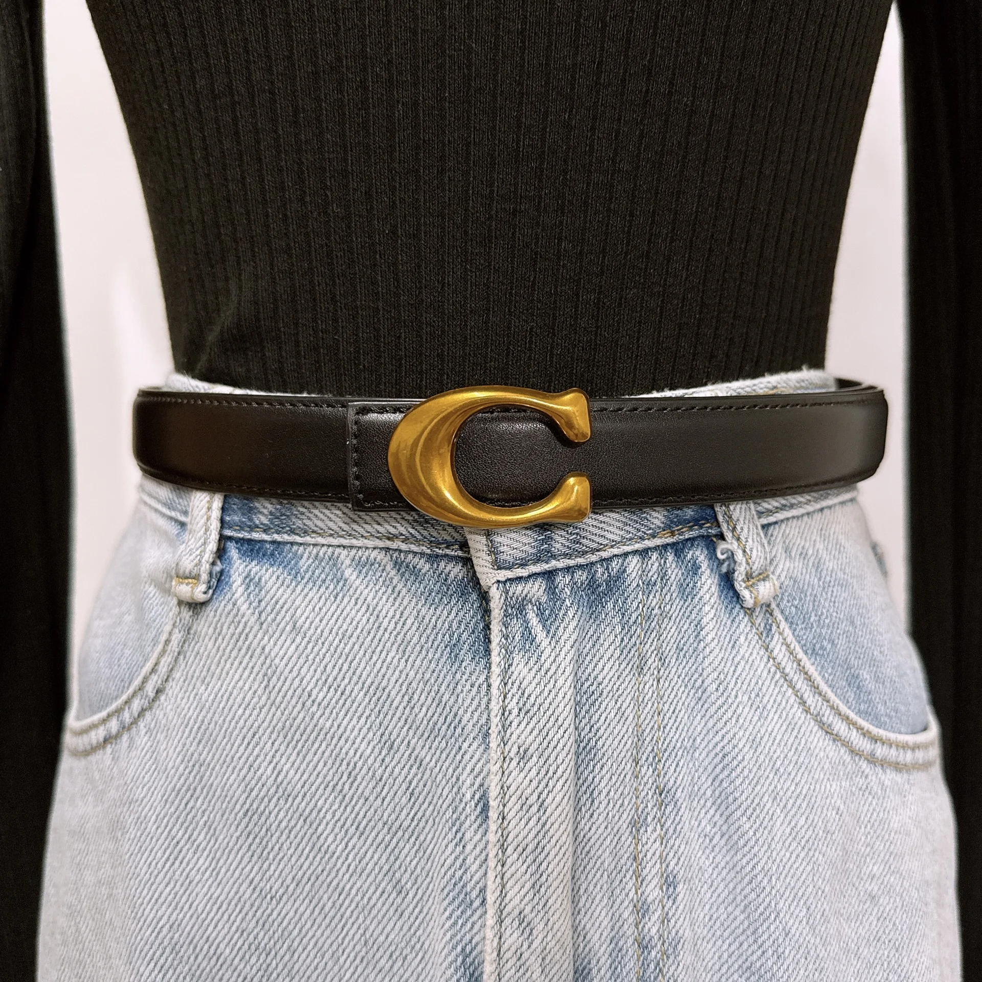 2025 Nuovo Sottile 2.5 CENTIMETRI di Lusso di Marca Famose Donne Cintura di Designer di Moda In Pelle Delle Donne Della Cintura Della Ragazza Delle Signore per le donne vestono Abbigliamento