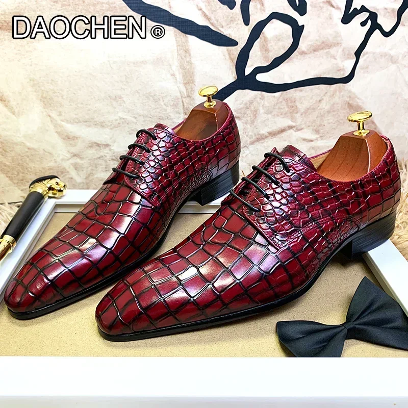 Sapatos masculinos de couro com bico fino, sapatos luxuosos com cadarço para casamento e festa, elegante e luxuoso, vermelho e preto