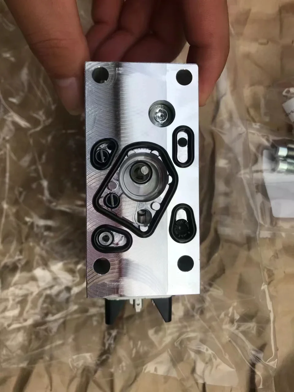 

Series Hydraulic Proportional Valve 157B4032 Pro-portional Va-lve 157B4116 155G4093 11166829 157B4033