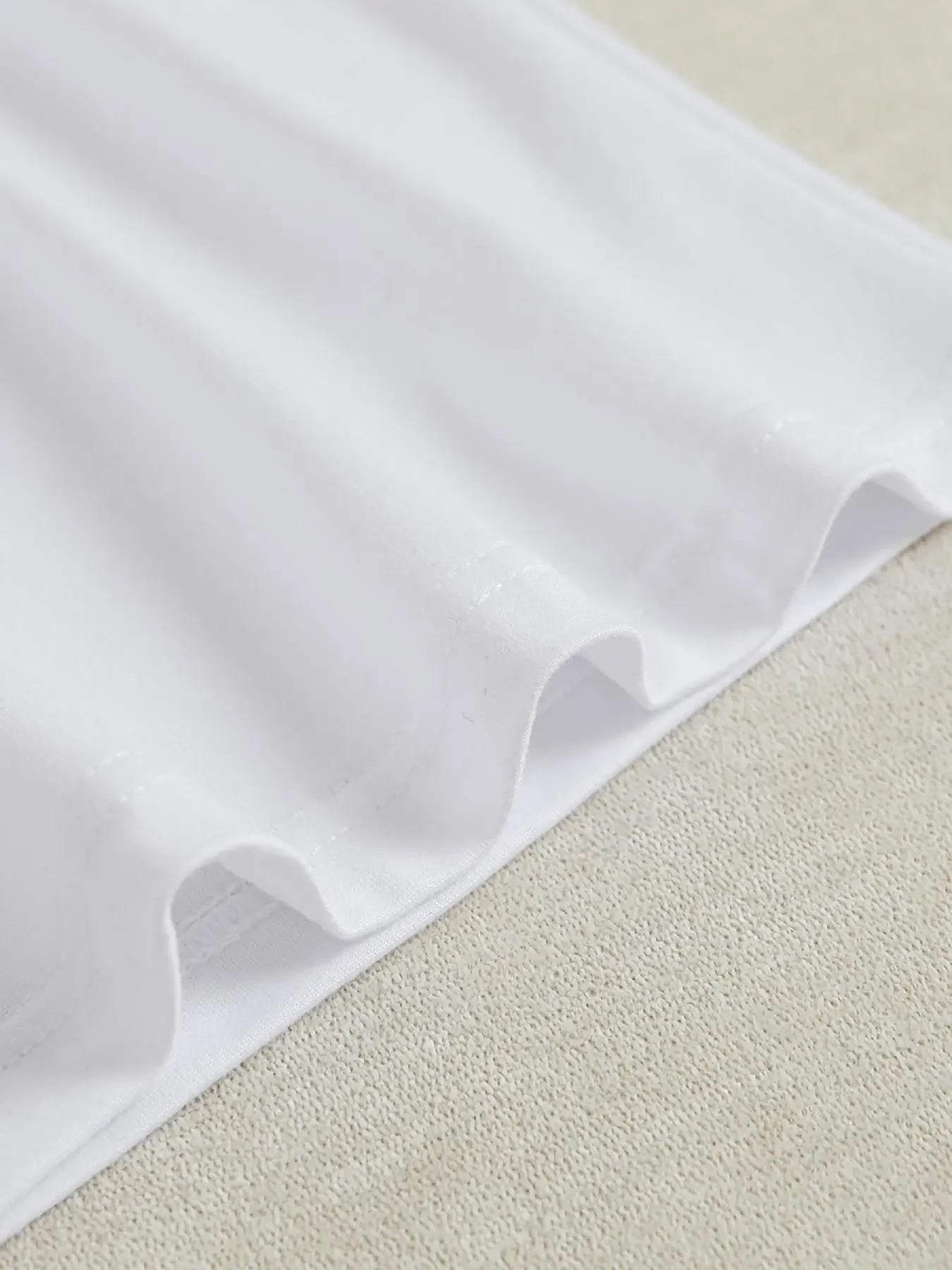 เสื้อยืดลำลองวันวาเลนไทน์ของผู้หญิง ลายหัวใจอนิเมะพร้อมดีไซน์ดอกไม้ลายนูน ต้องมีสำหรับงานปาร์ตี้ฤดูร้อน ทันสมัย