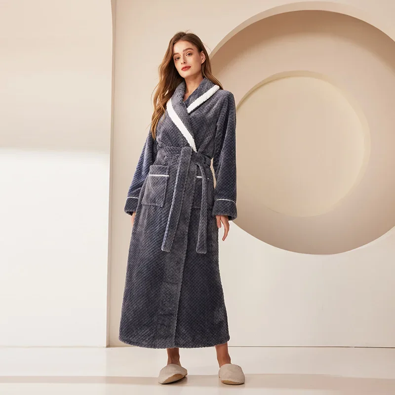 

Thickened Couple's Nightgown Women's Extended Pineapple Flannel Bathrobe Couple Pajamas Casual Bathrobe Home Clothing