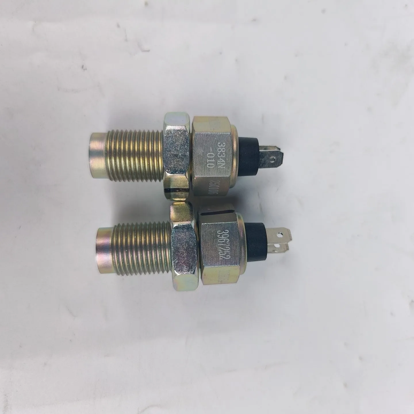 Construction Machinery 6BT Engine Speed Plug Speed Sensor 3967252 3834N-010