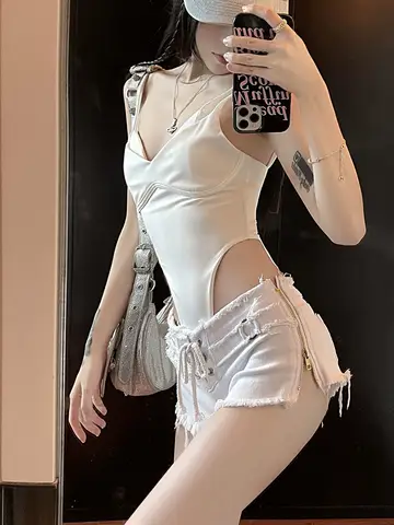 651 नई ग्रीष्मकालीन यूरोप और अमेरिका फैशन सेक्सी आकर्षक कम कमर फटी महिलाओं डेनिम शॉर्ट्स ज़िप अप फीता-अप हॉट पैंट जींस 10 best sales महिलाओं के डेनिम शॉर्ट्स - №5