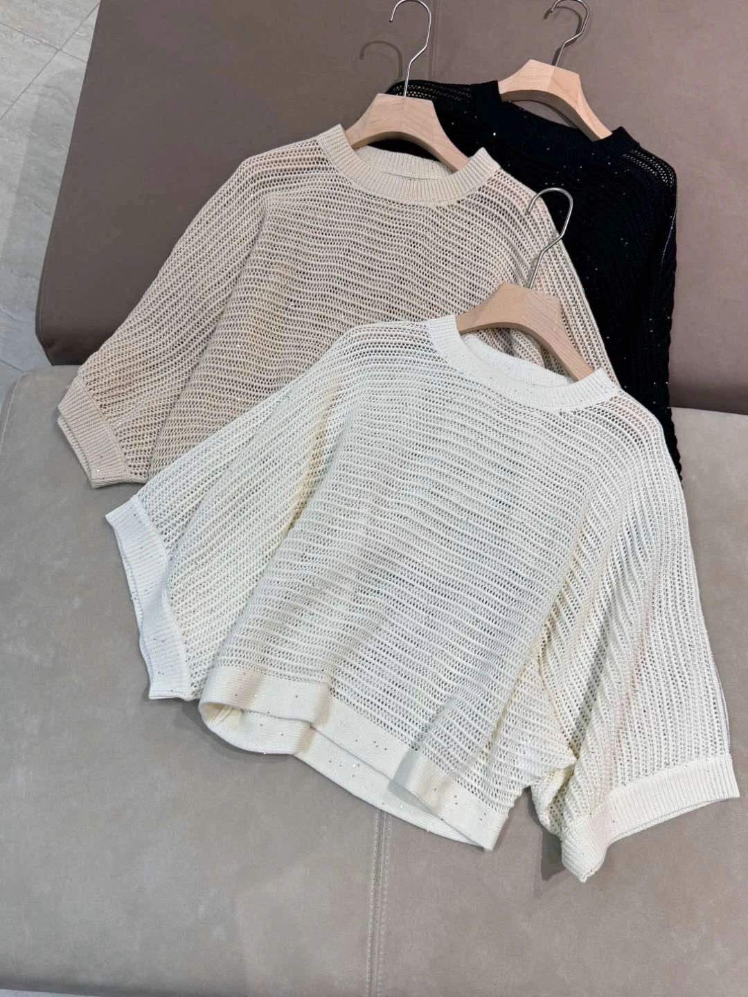 Exquisitely trimmed knitted linen hollow bat sleeve top