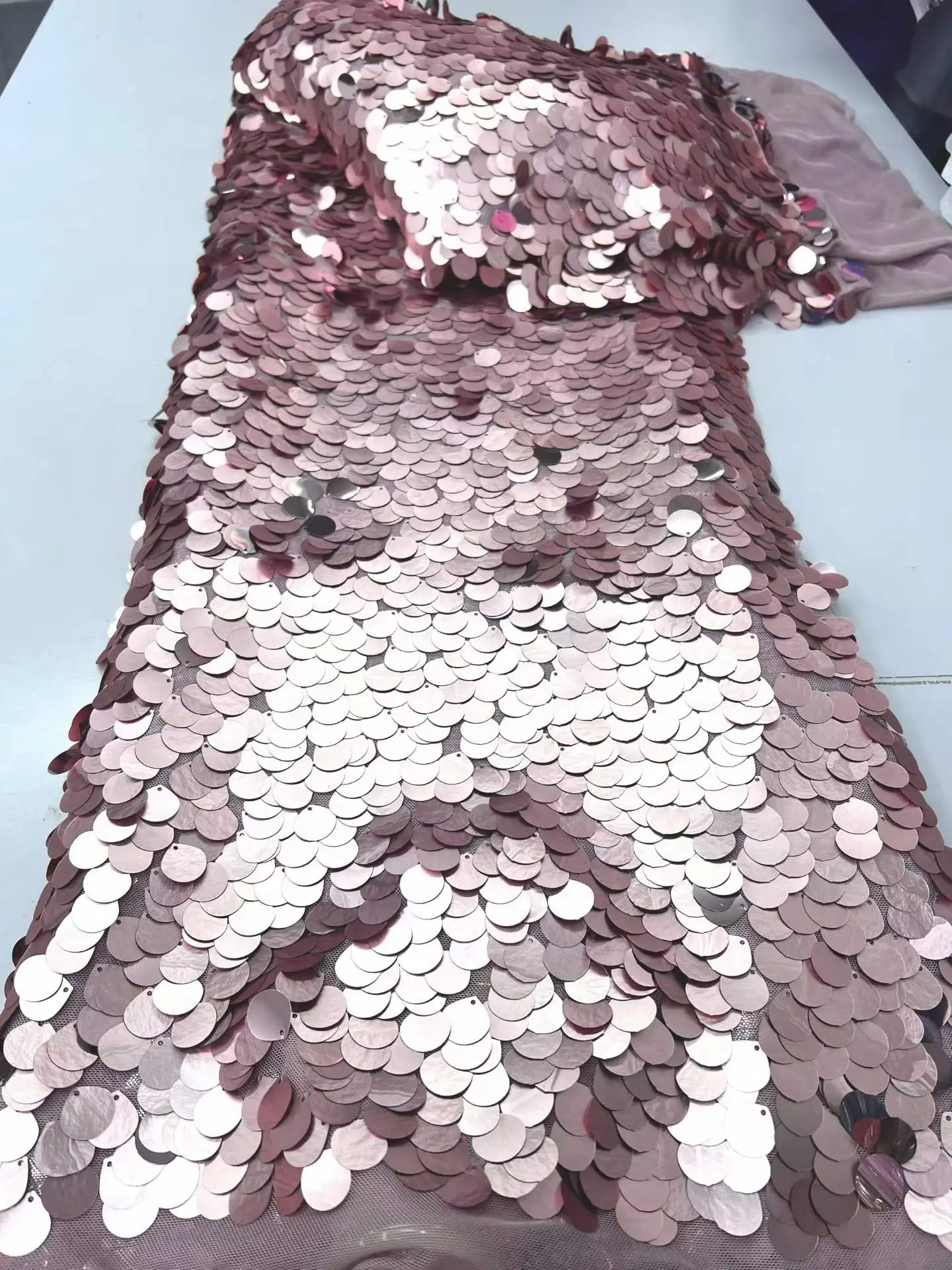 

Luxury African Heavy Lace Fabric 2026 High Quality French Nigerian Sequins Embroidered Lace for Party Dress Sewing 5 Yards
