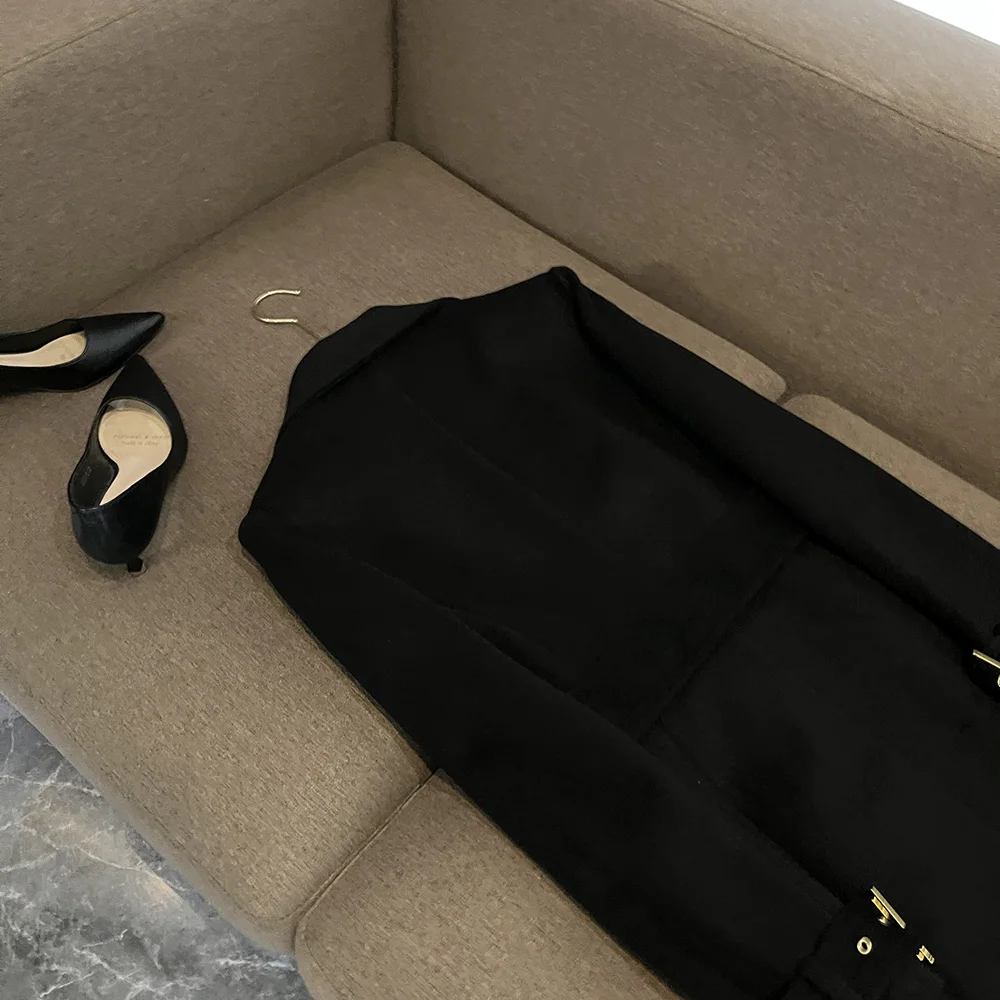 Twotwinstyle sólido temperamento trench coat para mulher com decote em v manga longa emendado cinto chique jaqueta moda feminina novo kj545021