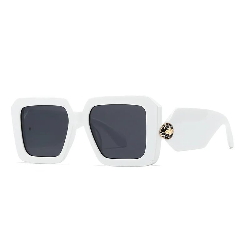 Nieuwe high-end klassieke luxe merk designer vierkante zonnebril damesmode vintage populaire reiszonnebril voor dames UV400