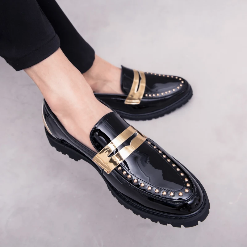 

Classic Mens Comfortable Slip on British Style Shoes Male Rivet Decoration Casual Leather Shoes Men Wedding Dress Loafers Mens
