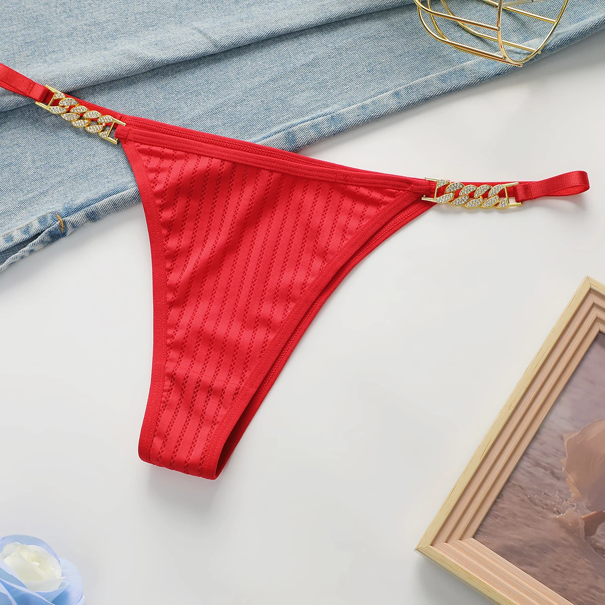 Women\'s New Sexy Casual And Comfortable Solid Color Invisible red Thong Underwear C2351