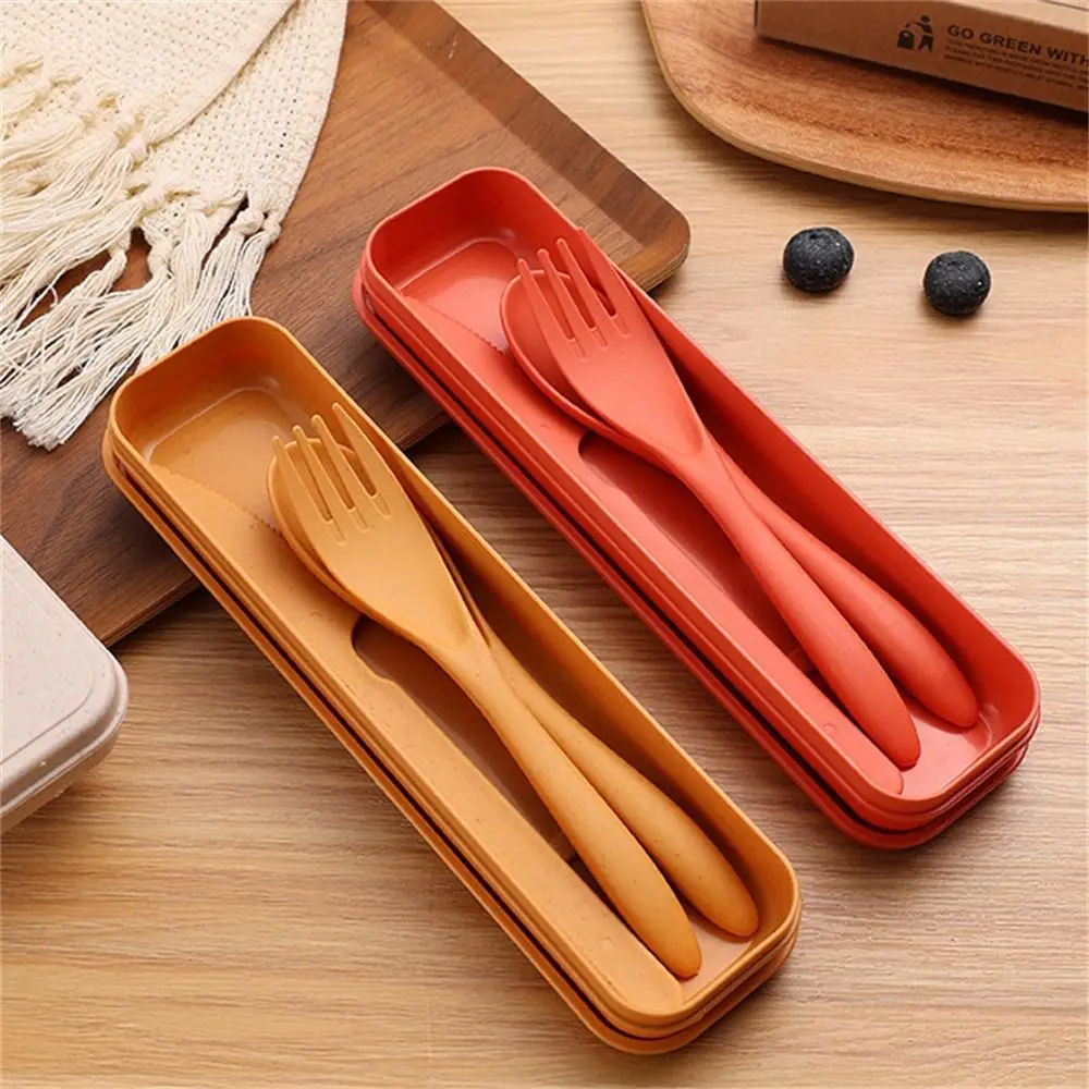 معدات التخييم مجموعة أدوات التخييم القابلة لإعادة الاستخدام مع حافظة أدوات السفر خفيفة 3 في 1 ملعقة التخييم البلاستيكية شوكة أدوات المائدة