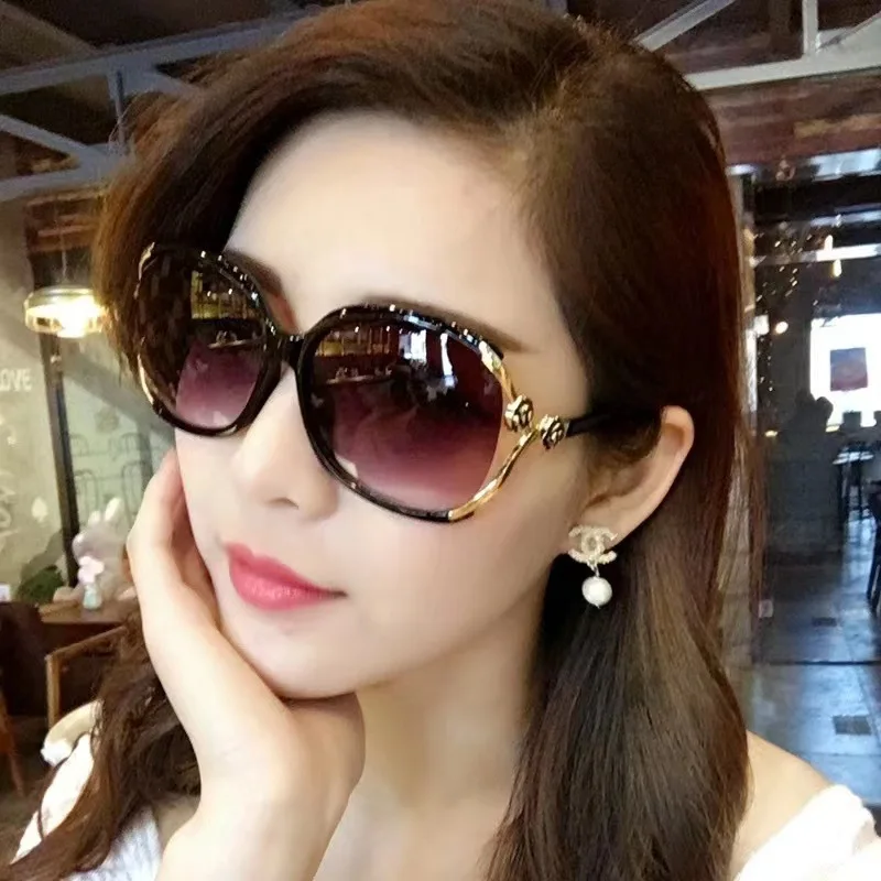 New Vintage Woman Camellias Oval Shape Sunglasses Fashion Brand Designer Sun Glasses Trendy Street Shoot Shades Gafas De Sol