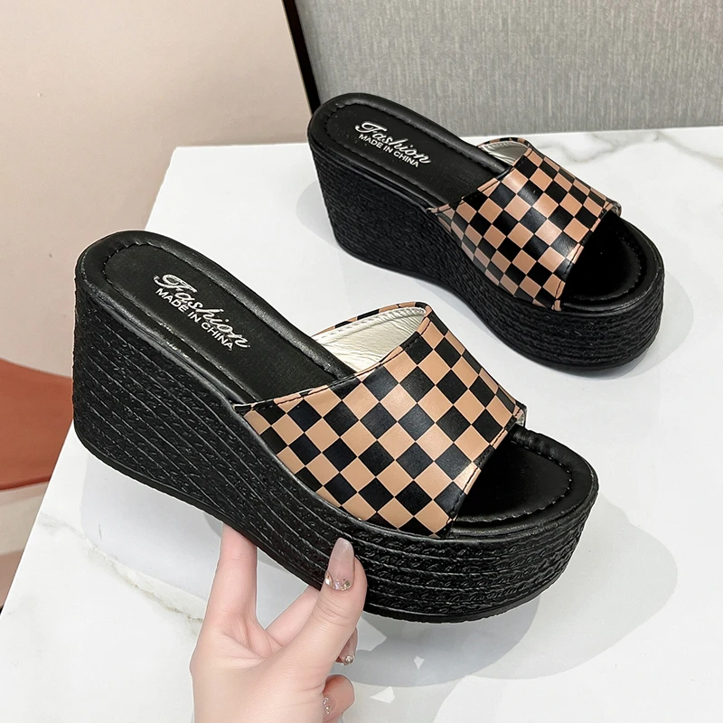 2022 Summer Women's Beach Sandals Women High Heels Platform Wedge Slippers Women Checkerboard Thick Bottom Slippers Zapatos