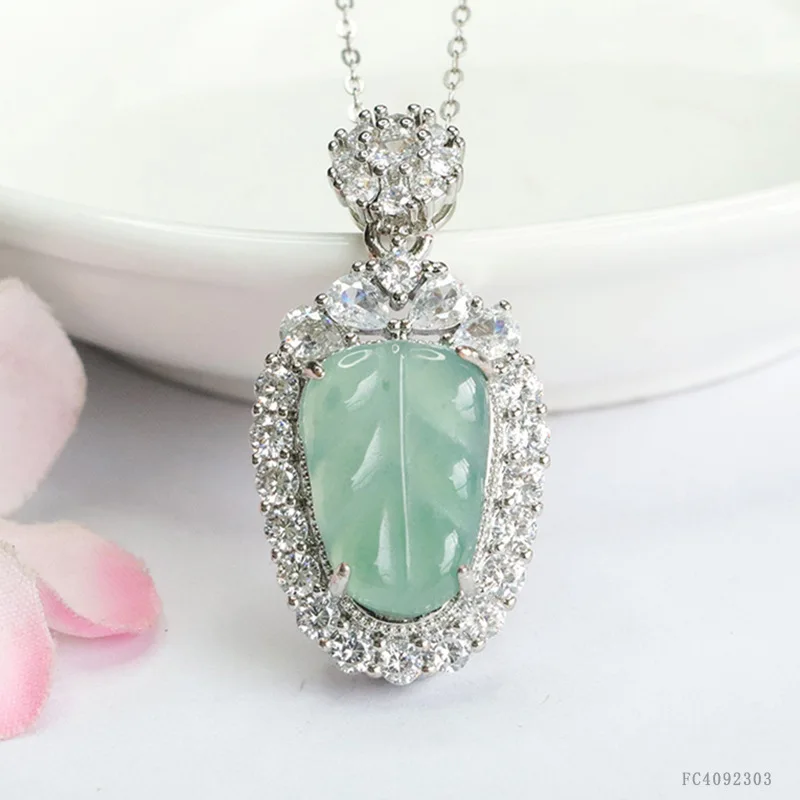 

Junyu Fashion Natural Old Material High end A-grade Jadeite Leaf Inlaid Pendant Blue Water Jadeite Leaf Necklace Jewelry