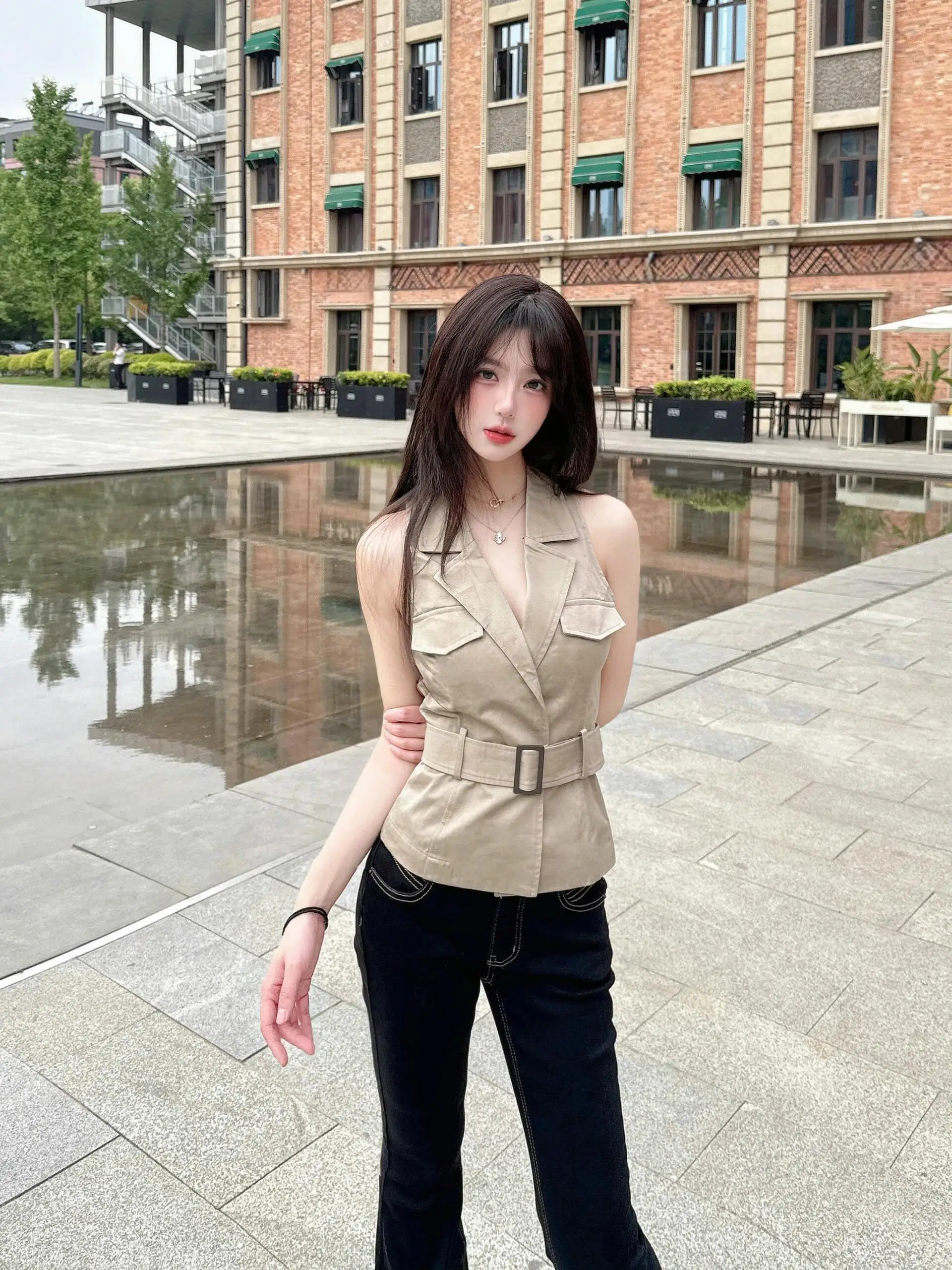 

Khaki Short Waist-Cinching Vest Women's Summer Sexy Design Slimming Versatile Collar Casual Style Polyester Fiber