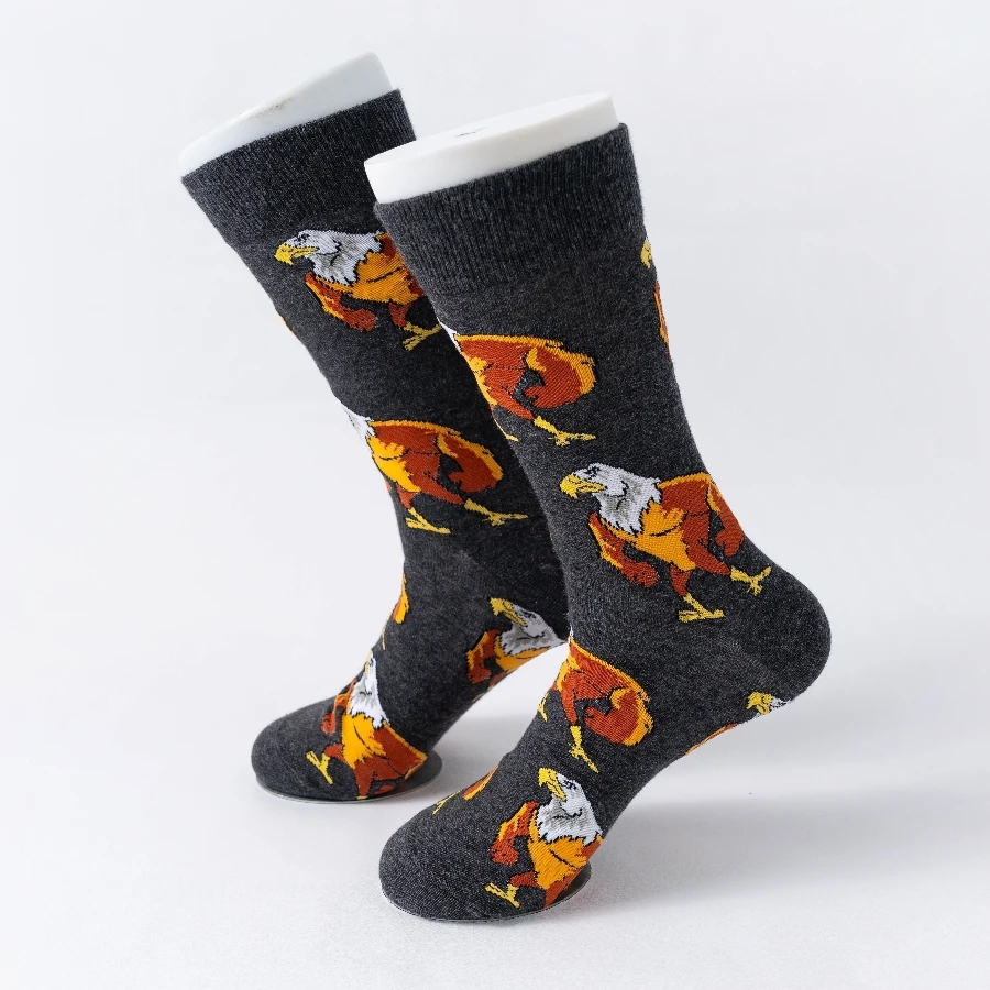 MYORED 1 pair of stylish mid-tube socks for men with a new roaring eagle pattern