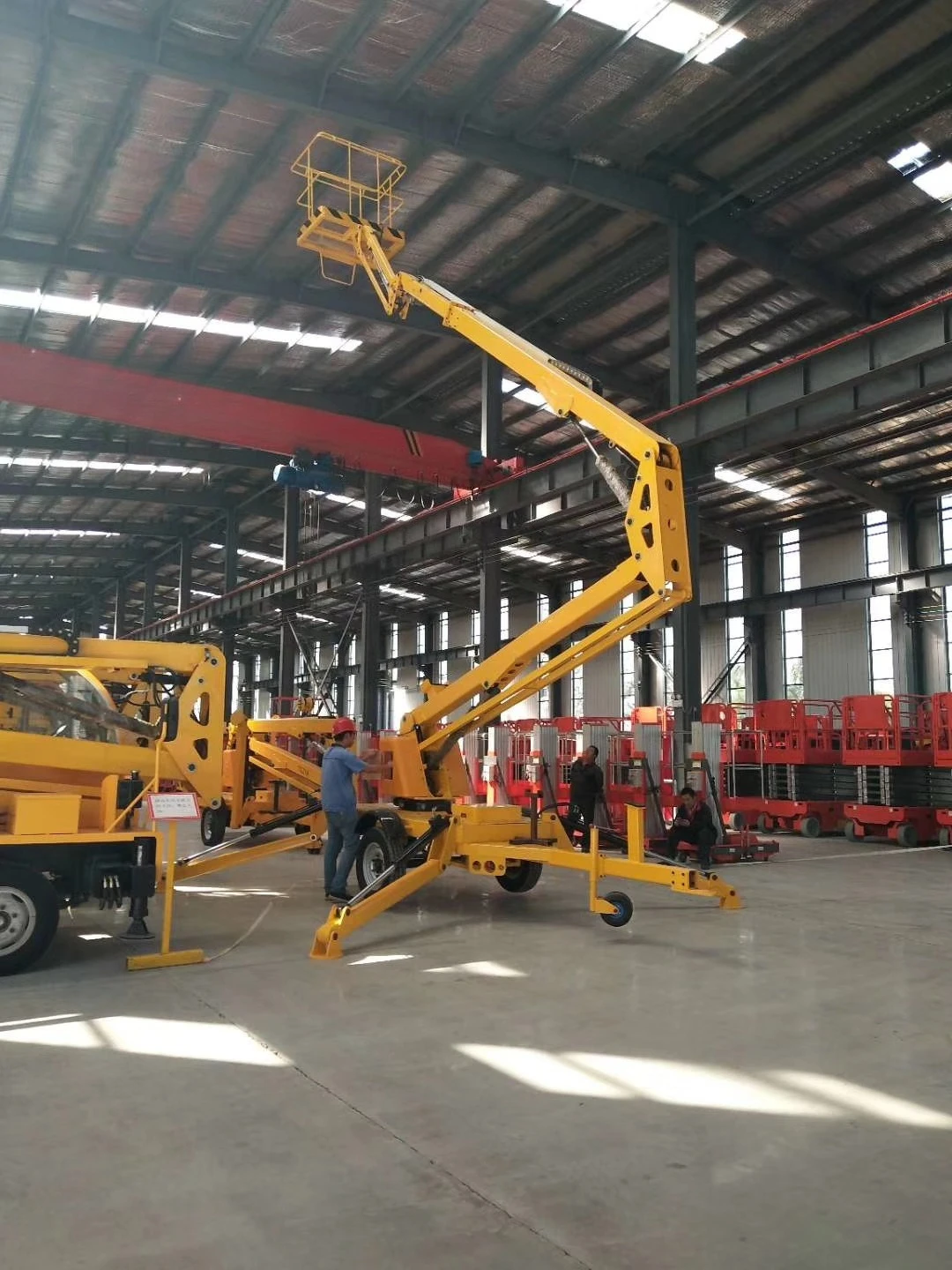 Anti-corrosion Articulating Electric Boom Lift With 15.8m Working Height Folding Lifting Platform 230kg Capacity