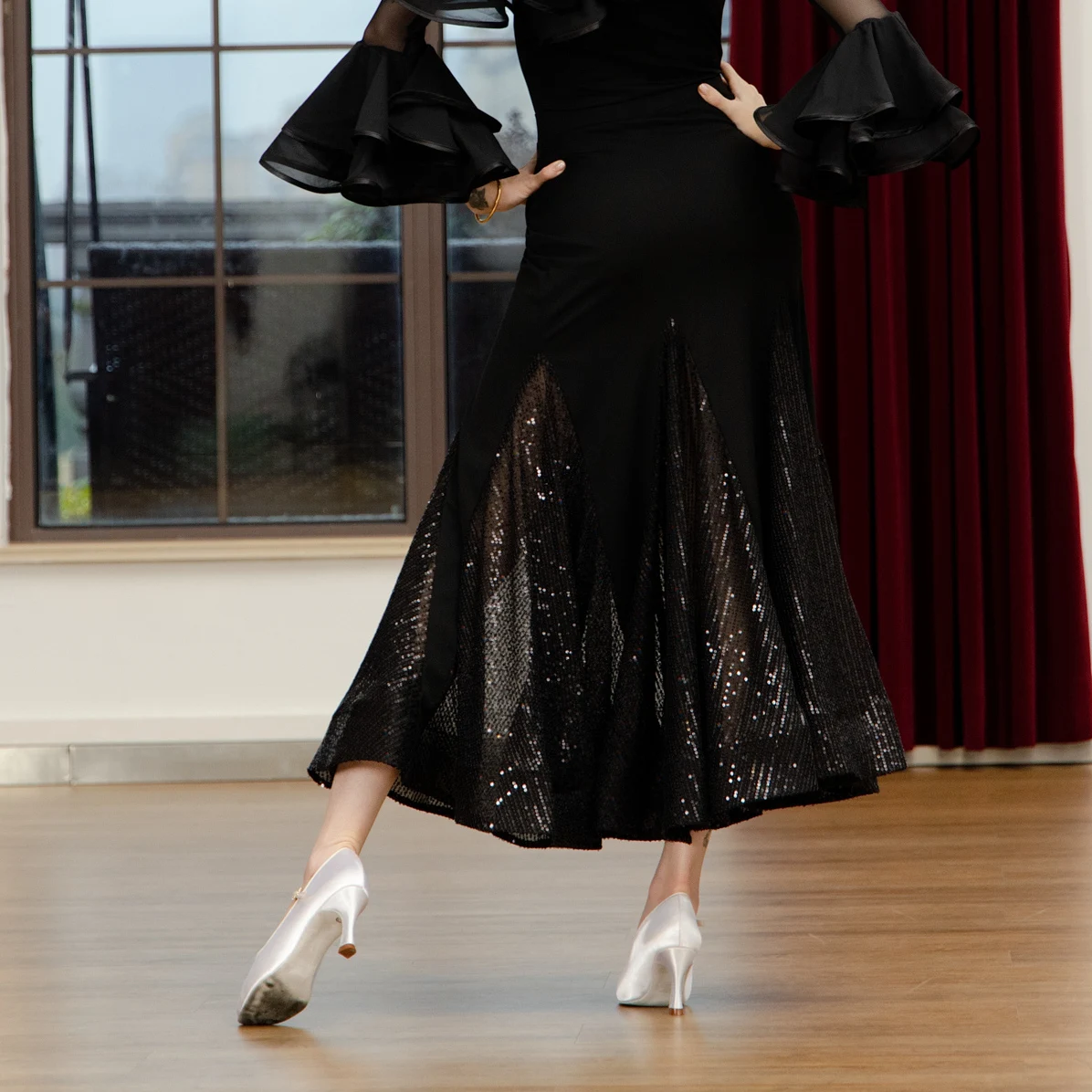 Nowe spódnice do tańca towarzyskiego dla dorosłych na rok 2025, seksowne czarne spódnice z siateczki i cekinami, szerokie spódnice do chacha, rumby, tanga, nowoczesnego tańca, model XH3846