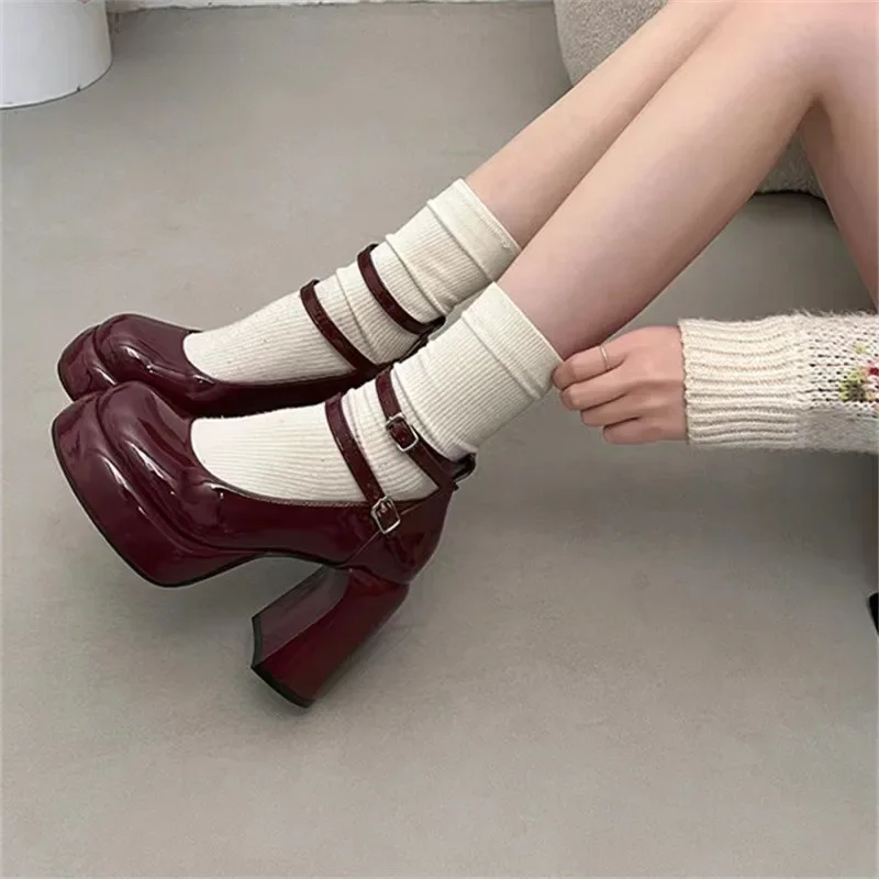 

2024 Women Summer New Fashion Buckle Designer Thick Soled Square Root Sandals Casual Comfortable Party Dress Women High Heels