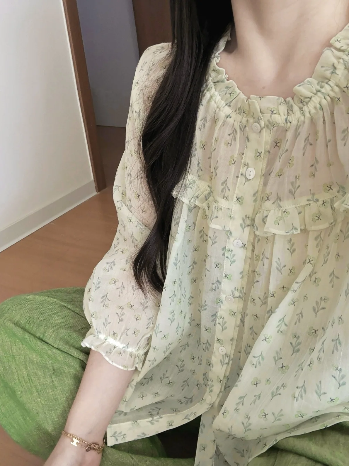 

Summer 2026 New Style Women's Loose Floral Shirt Ye Wash Process Wood Ear Seven Sleeve Artistic Top Quality Material