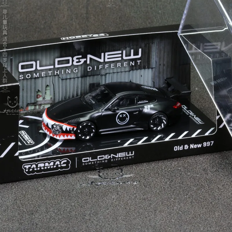 

TARMAC РАБОТАЕТ 1:64 Old New997 Матовый черный Shark Mouth литой имитация сплава модель автомобиля статический дисплей детская подарочная игрушка.
