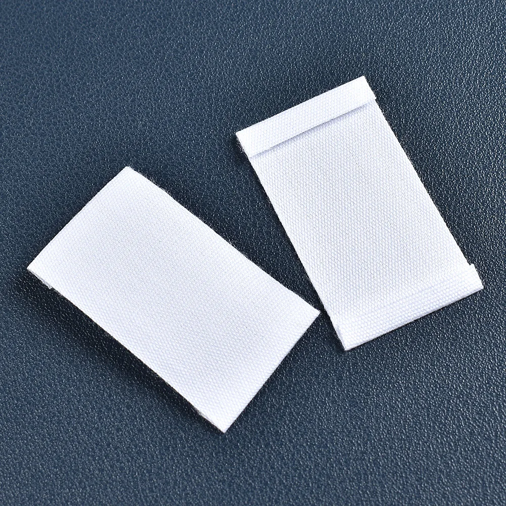 48Pcs etichette di etichette di stoffa in bianco rettangolo di colore bianco 46x26mm per etichette di abbigliamento artigianato cucito a mano