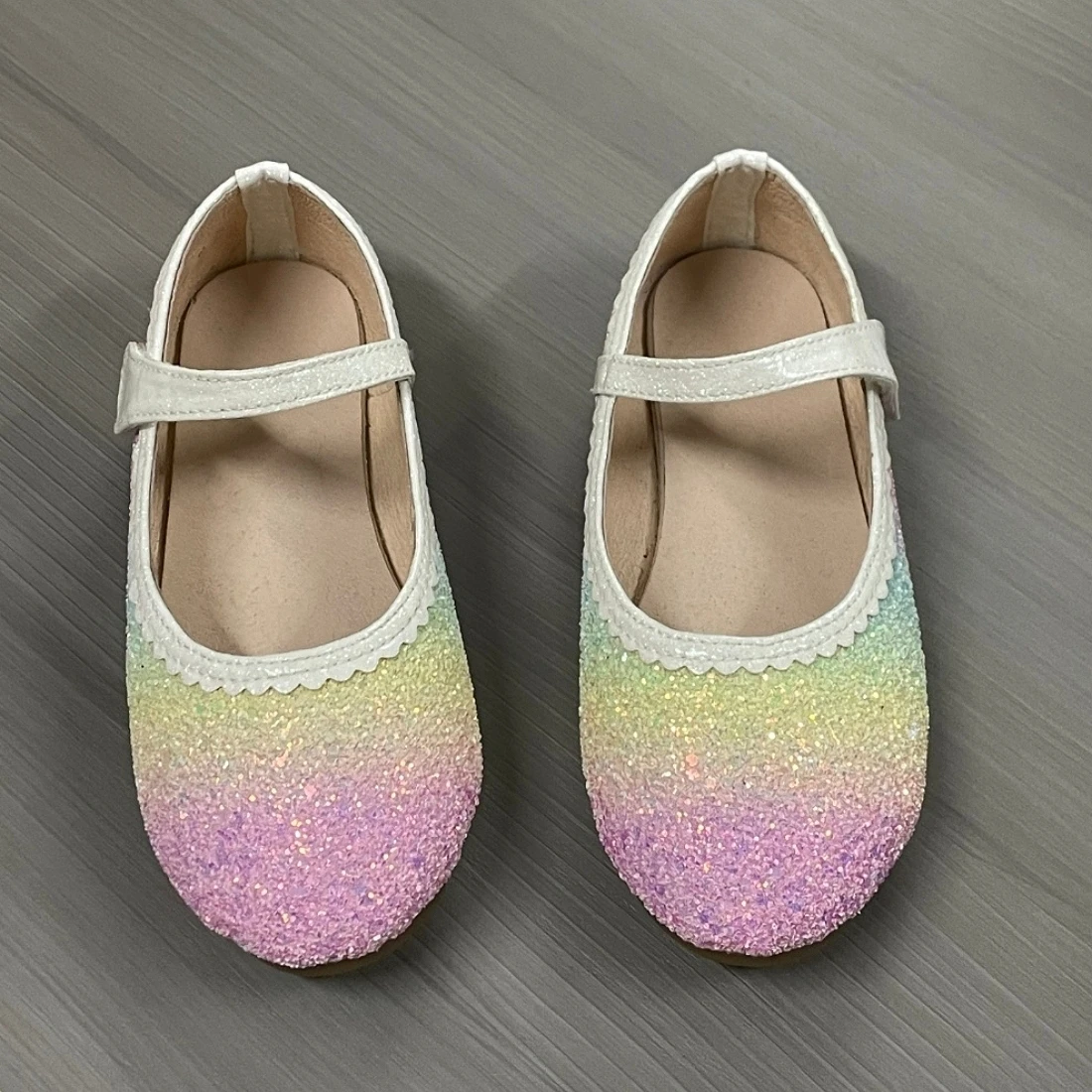 Jinyu Four Seasons Children's Princess Shoes Fashion Outdoor Dancing Performance Shoes Rainbow Women's Shoes Leather lining