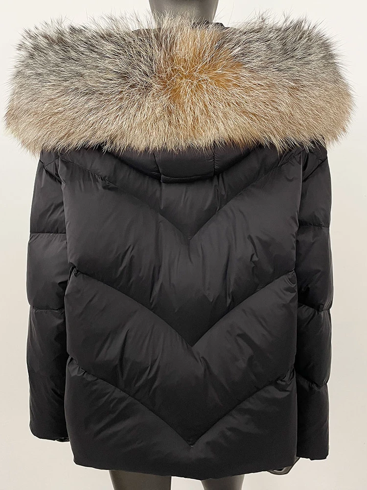 เสื้อแจ็คเก็ตฤดูหนาวปี 2025 สำหรับผู้หญิง ขนสุนัขจิ้งจอกแท้ ปกคอแบบมีฮู้ด ทรงสั้น หนา อุ่น สวมใส่สบาย  เสื้อโค้ทขนเป็ดสีขาว