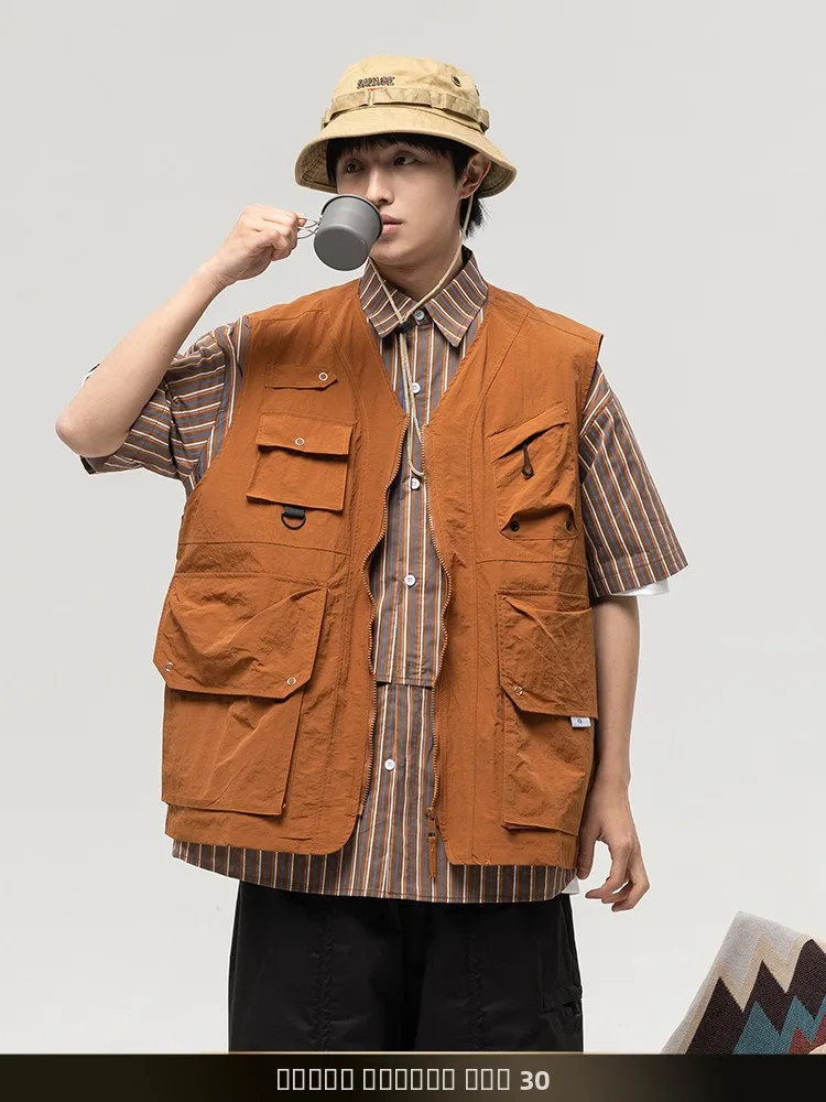 

Ретро-жилет тактический в японском стиле, свободного кроя, для мужчин, летний, с множеством карманов, верхняя одежда, молодежный тренд, V-образный вырез, на молнии