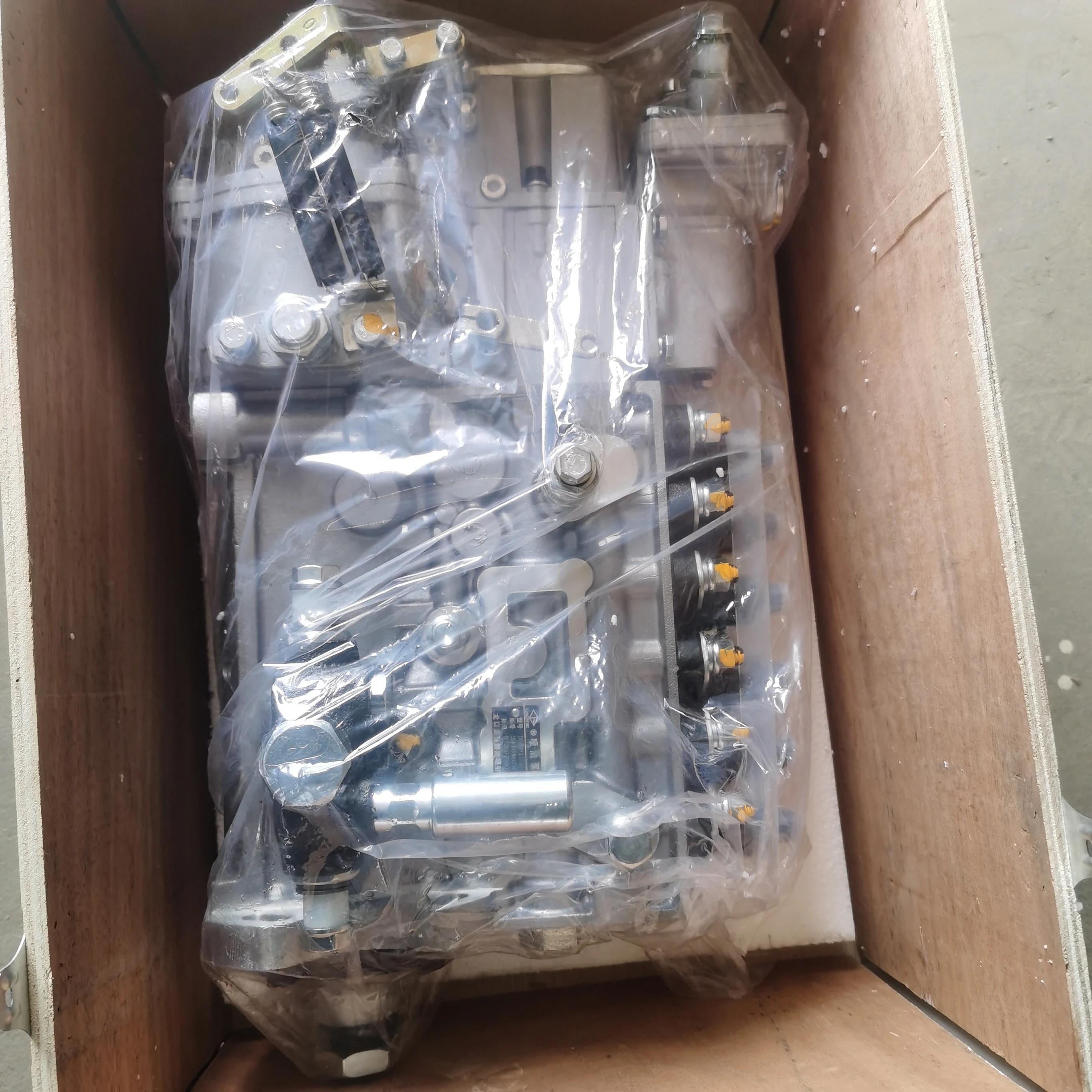 

Главный топливный насос китайского поставщика из нержавеющей стали = топливный насос может использоваться для погрузчика SDLG