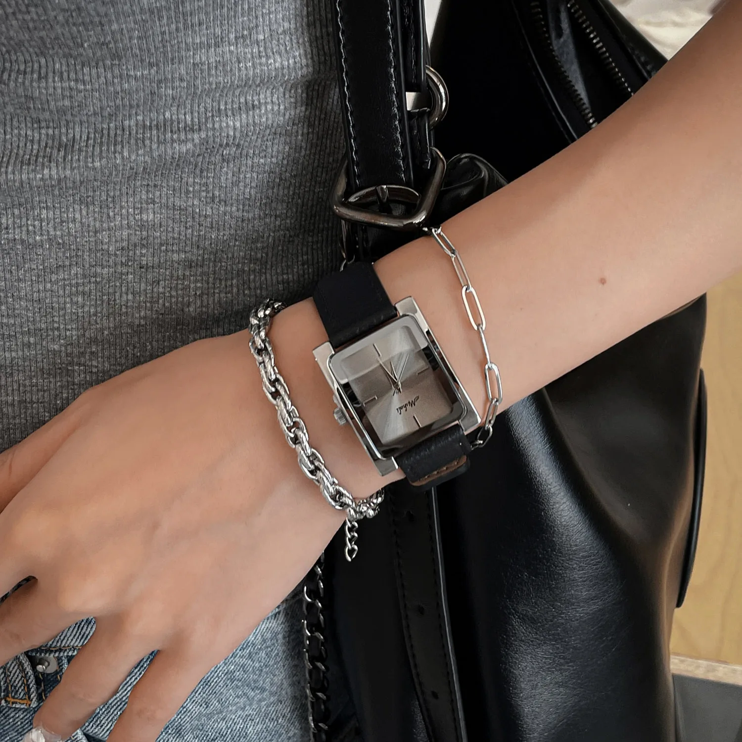 2026 New Watches High-end Silver High Quality Stainless Steel Fashion Elegant Watch Leather Quartz Watch Gift for Women