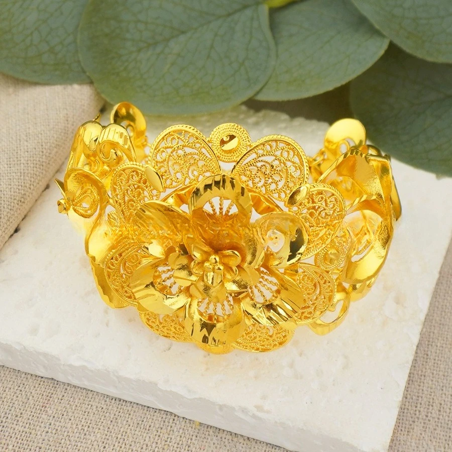 9999 gold exquisitely designed exaggerated flower bracelet for women in the Middle East and Dubai.