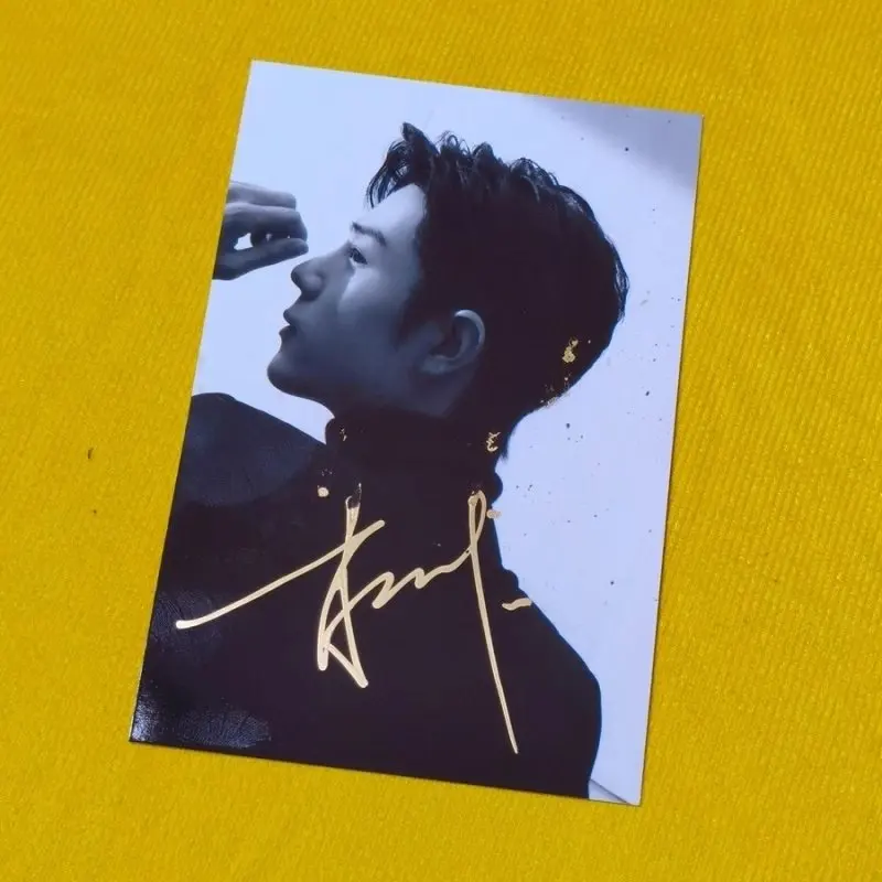 Fevereiro novo Xiao Zhan assinou pessoalmente foto de 6 polegadas e cartaz de 12 polegadas como um presente para amigos