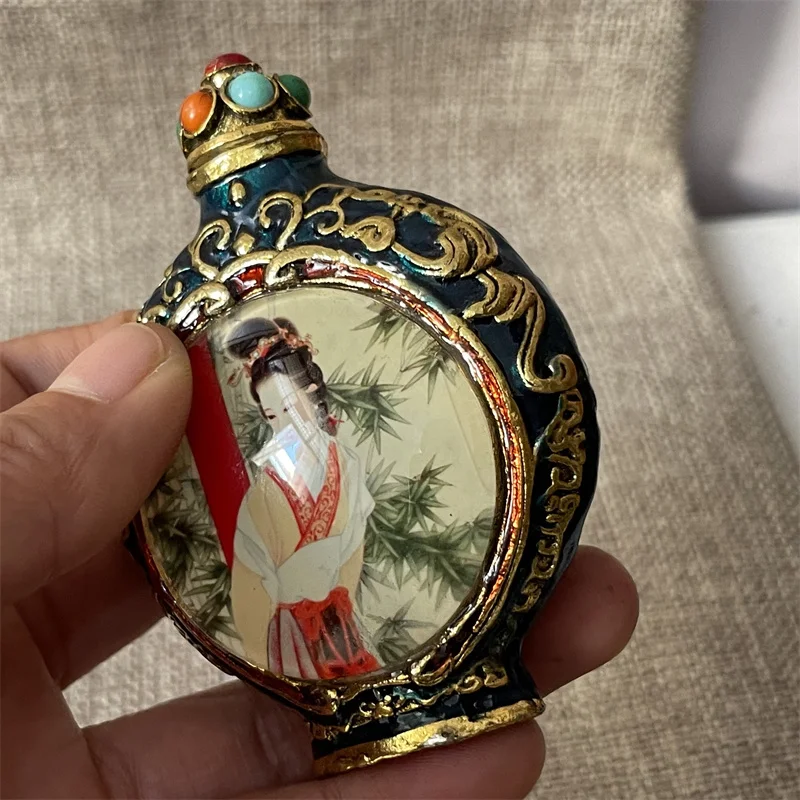 Pure copper with interior painting, old-fashioned snuff bottle, classical handle pieces, decorative features snuff empty bottle