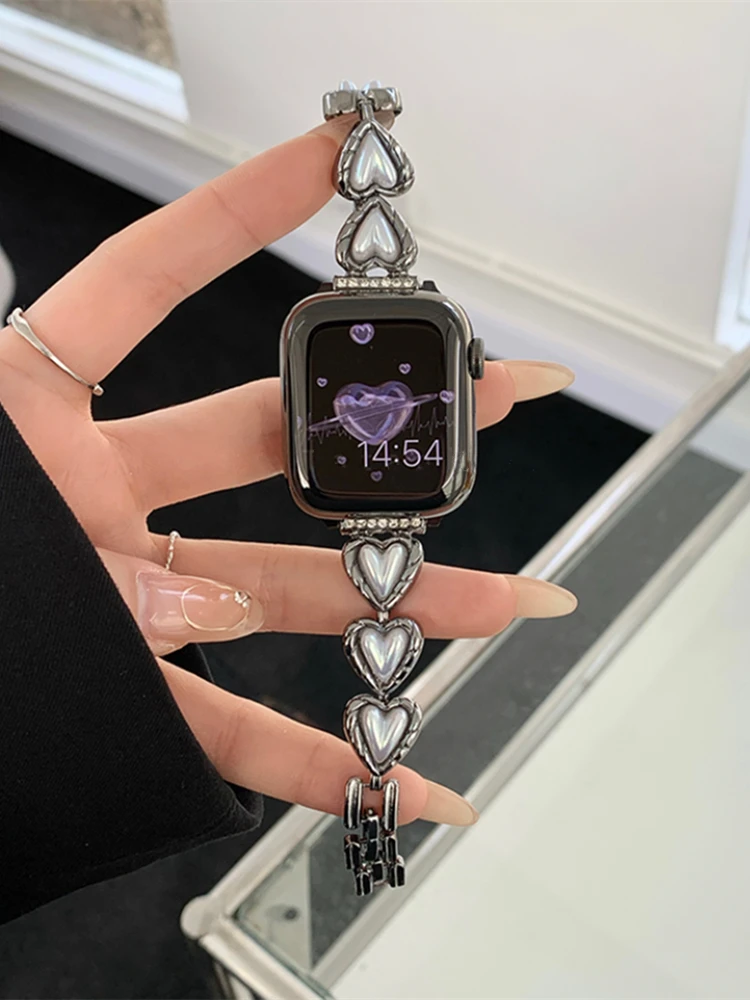 Luxury Love Heart Pearl Diamond Metal Band per Apple Watch 8 Ultra 7 6 4 5 SE Strap per iWatch 41mm 45mm 49 40 38 42 44 bracciale