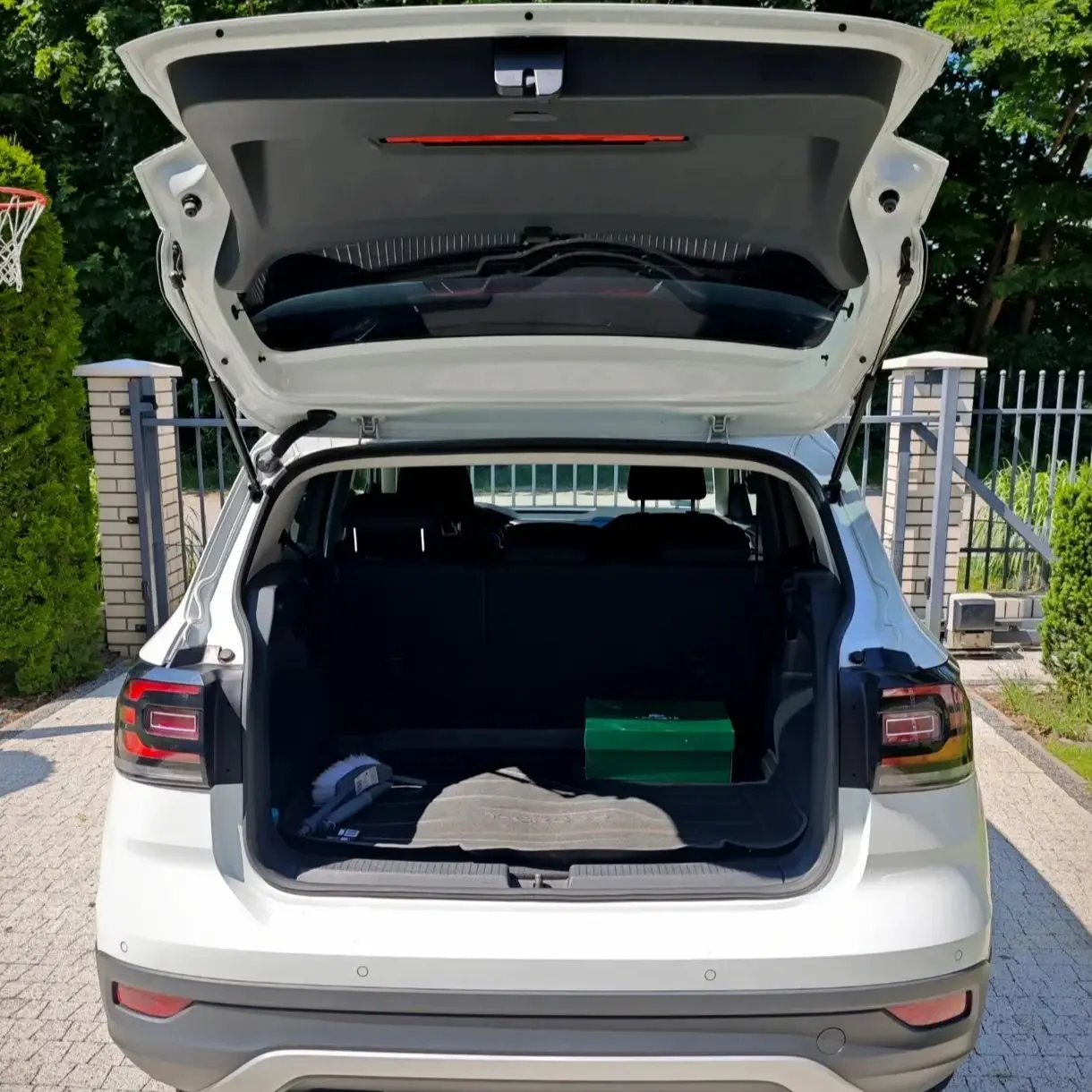 دعامات تلقائية للباب الخلفي مع زنبرك لسيارة Volkswagen T-Cross Tacqua 2018-বর্তমান صندوق السيارة التمهيد رفع دعم ممتص الصدمات المثبط