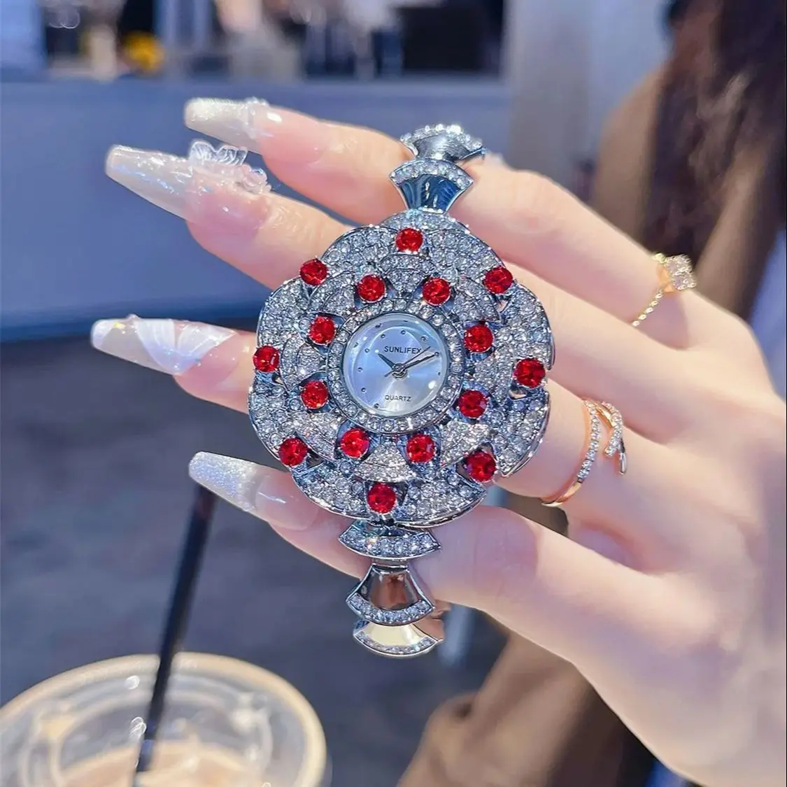 Elegant Golden Quartz Watch for Women Fashion Waterproof Rhinestone Luxury Ladies Wristwatch New Original Design Clock