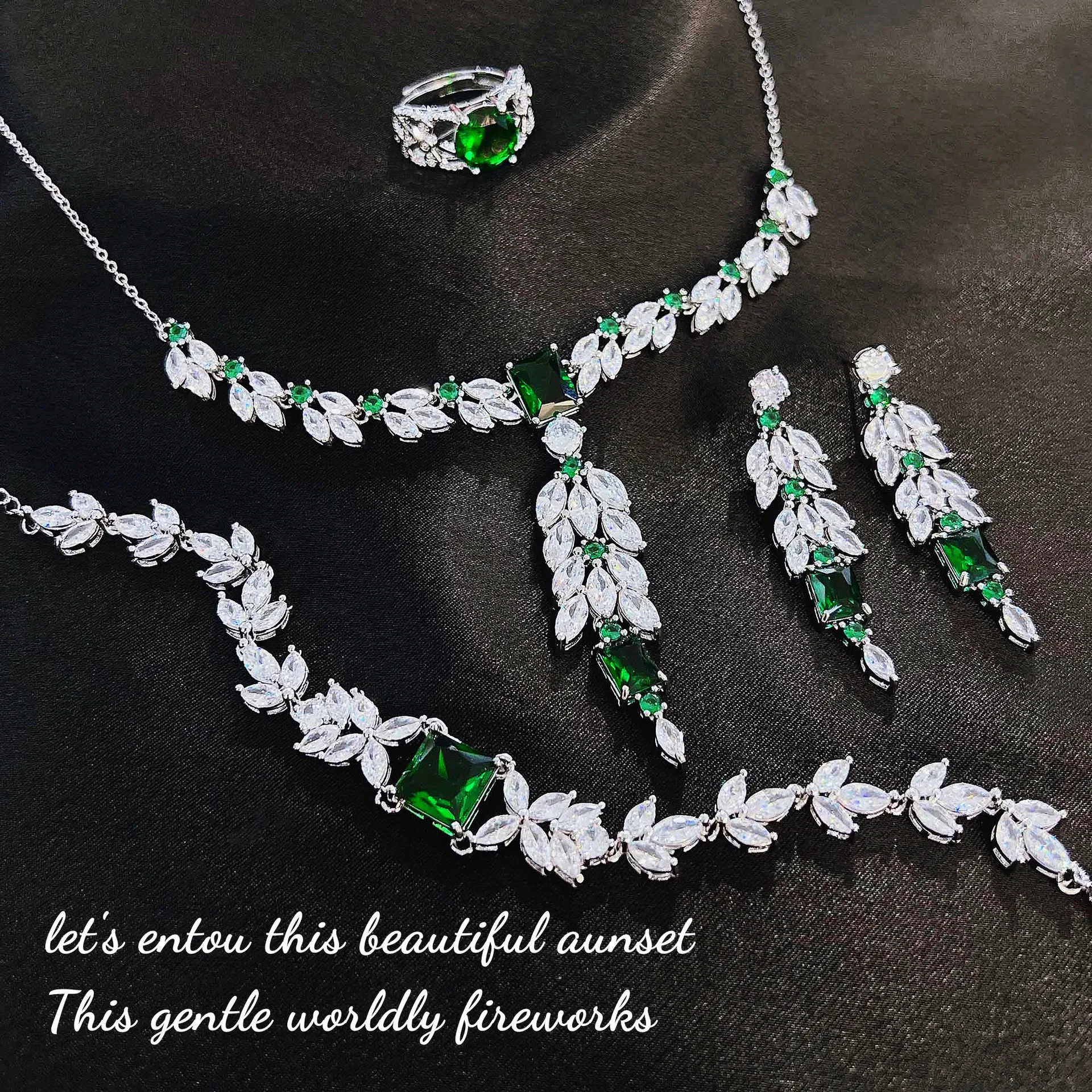 Foydjew Luxury Designer Jewelry Simulation Emerald Necklaces Bracelets Leaf Tassel Earrings Green Zircon Rings Jewelry Sets