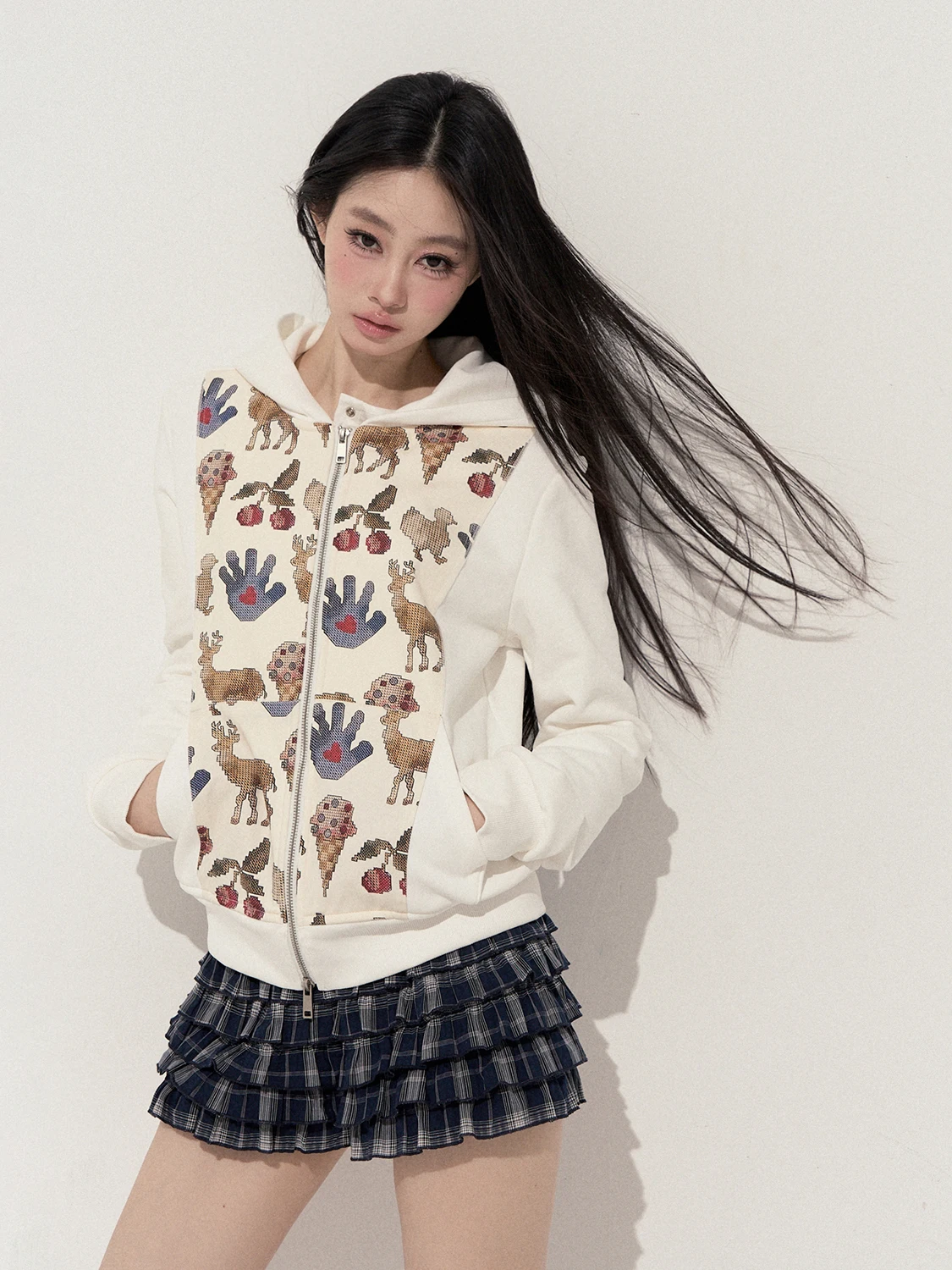 

Оригинальная женская толстовка PUNCH с забавным принтом и пэчворком, с длинными рукавами, весенняя, из смесового хлопка, удобного кроя, с мультяшным дизайном