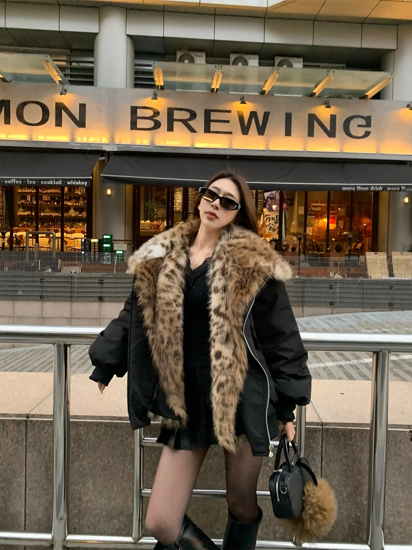 

DengDeng Новая осенне-зимняя теплая куртка с меховым воротником, кожаное пальто с леопардовым принтом, американская ретро-модель, женская верхняя одежда