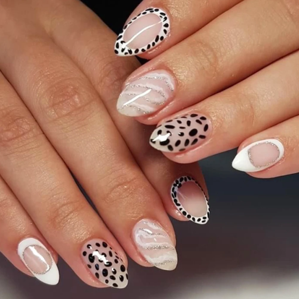

Black Spotted Leopard Print White Halo Dyeing Nail Art Chic Wearable Fake Nails Detachable Finished False Nails Press on Nails