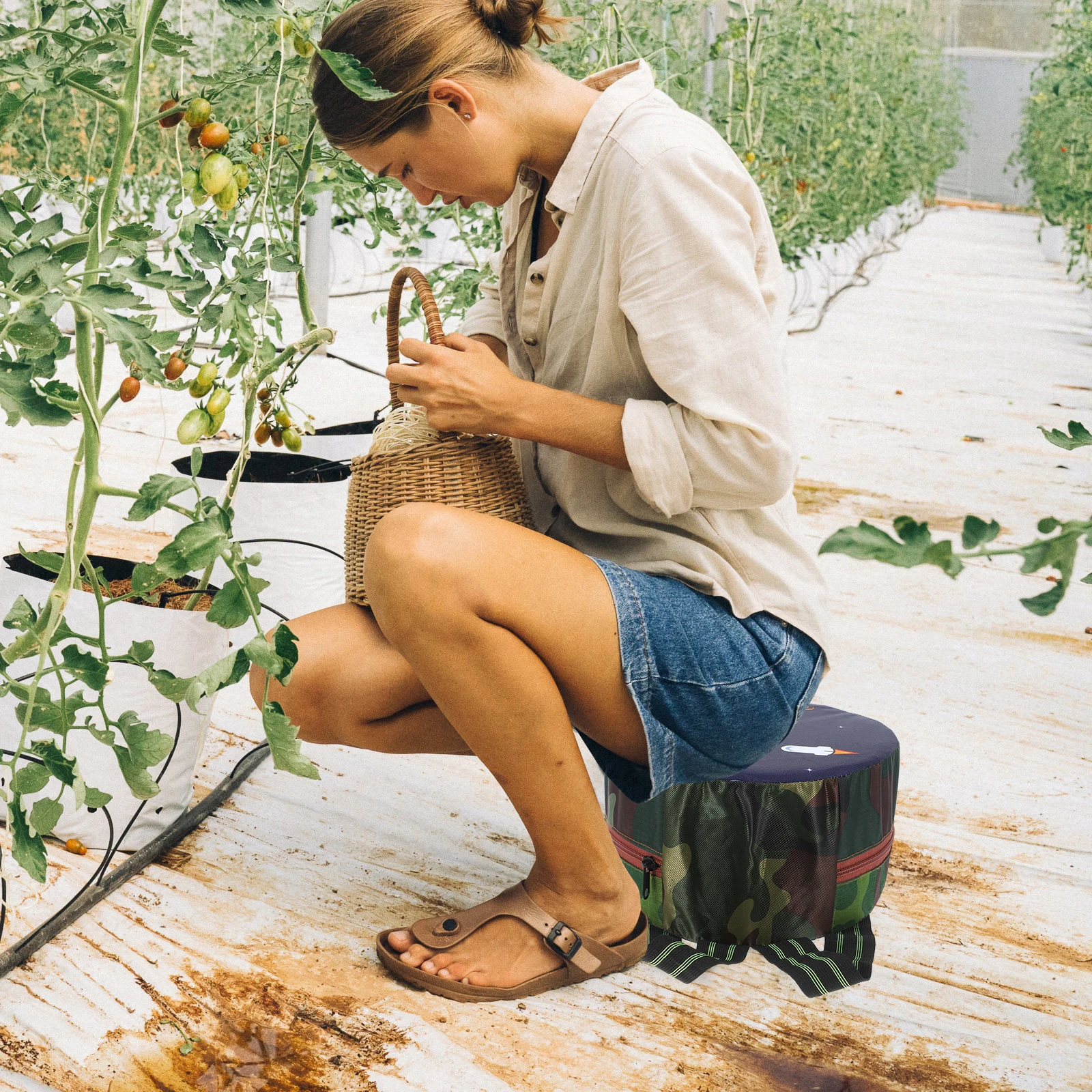 

Foam Stool 13cm High Portable for Travel Camping Lightweight Stools Garden Footstool Outdoor Small Random Color Zipper Design