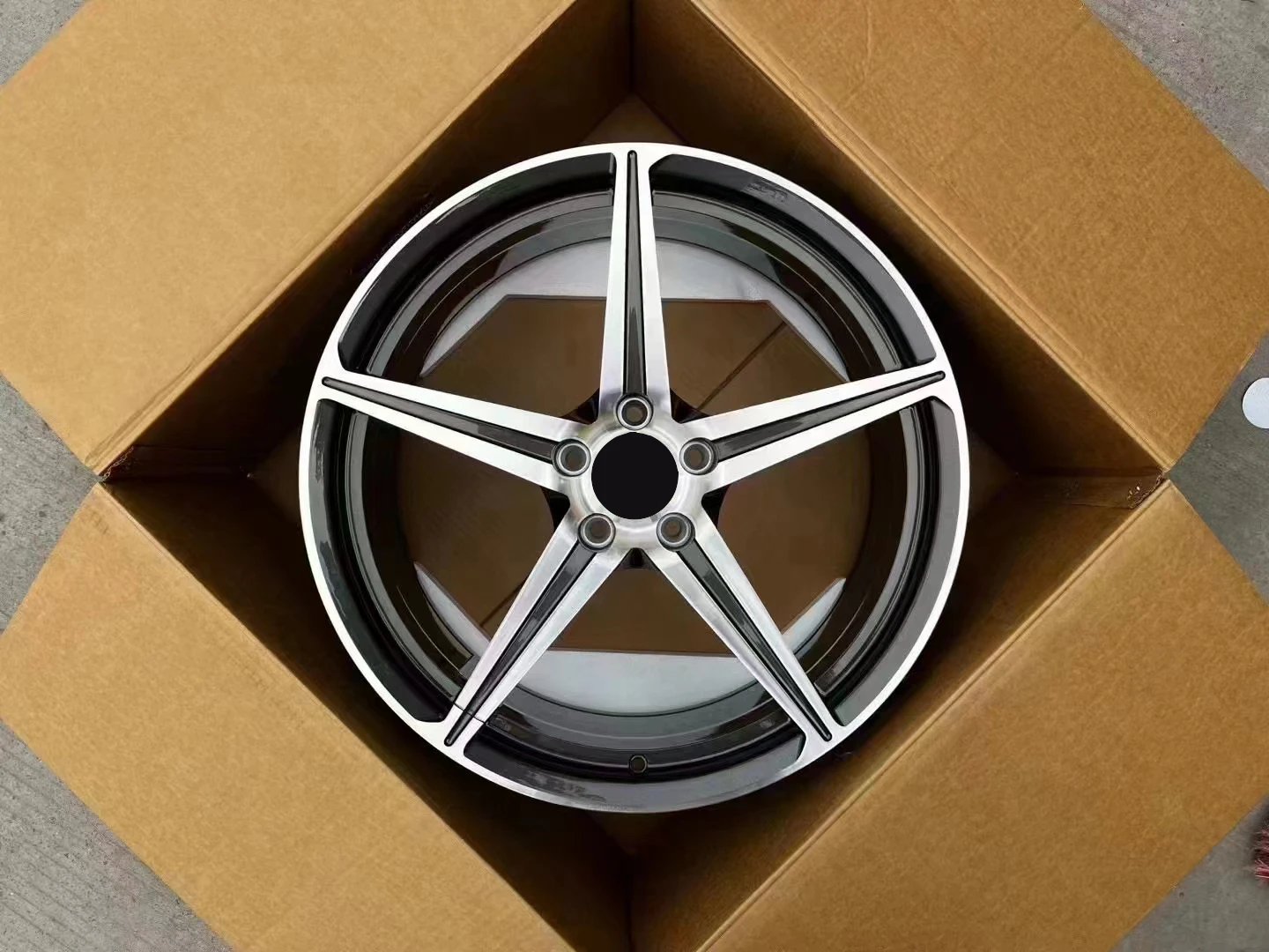 Custom Forged Car Wheels 5 Lugs 17 18 19 20 21 Inch Pcd 112 114.3 120 130 Forged Concave Luxury Car Alloy Wheels Rims JJ1932