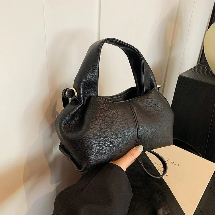 

Новая высококачественная сумка-облако 2026 года, кожаная нишевая сумка-мессенджер в форме пельменя, модная универсальная портативная сумка через плечо