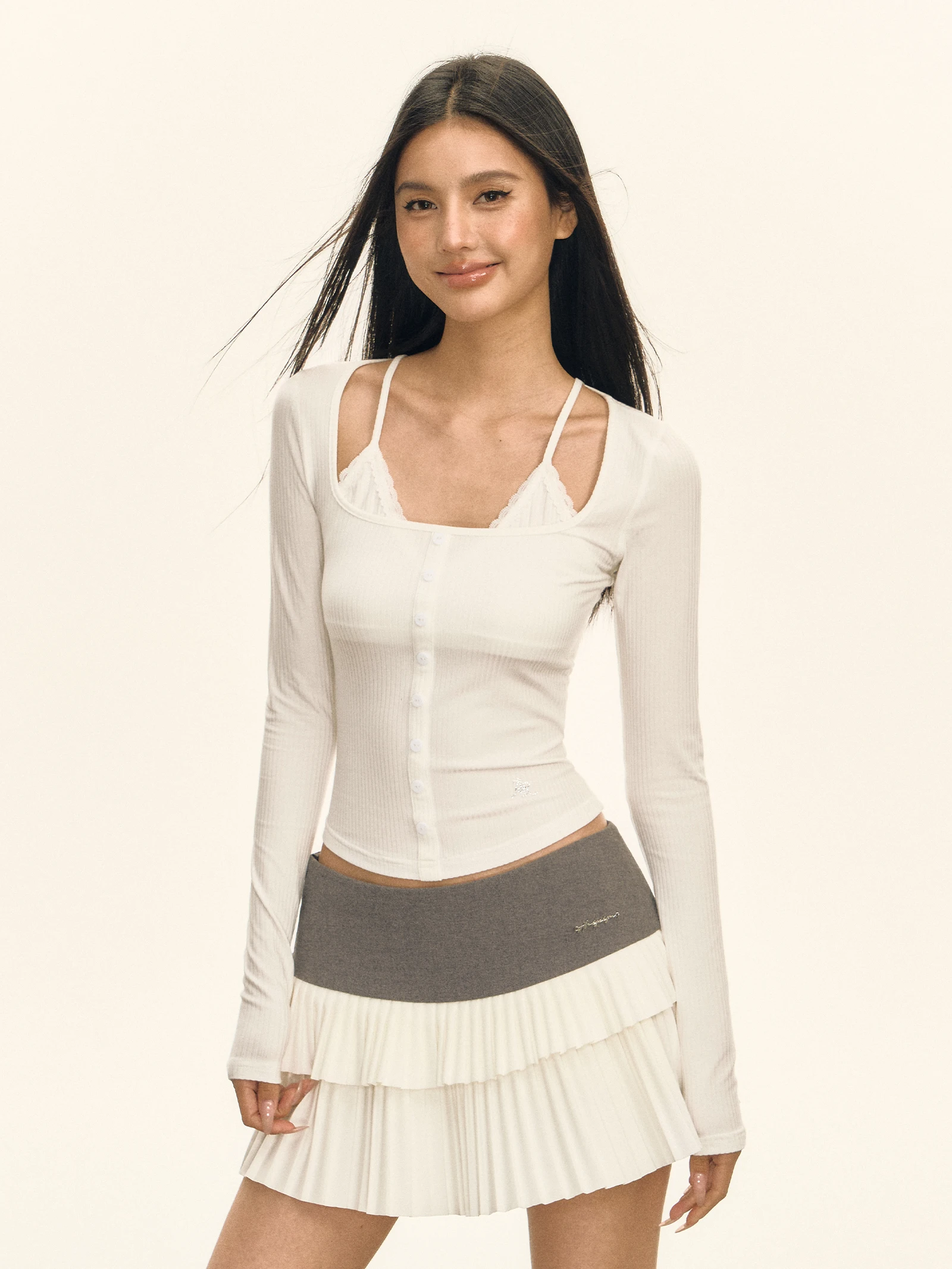 เสื้อยืดผู้หญิงทรงสลิมฟิต สไตล์เรโทร อเมริกัน สีพื้น แฟชั่นสตรีท ฤดูใบไม้ร่วง รุ่นใหม่ล่าสุด